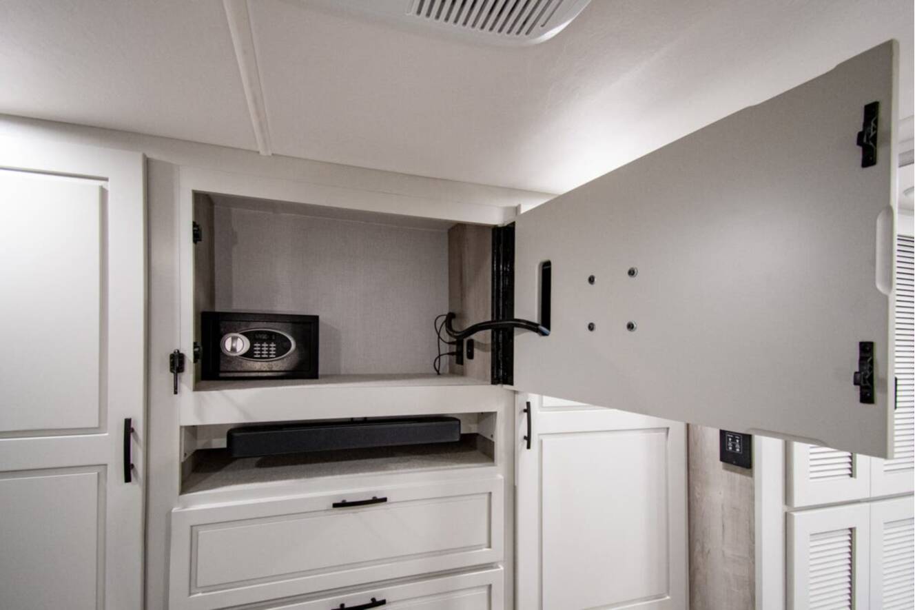 A photo of this 2026 Dynamax Corp DX3 34KD