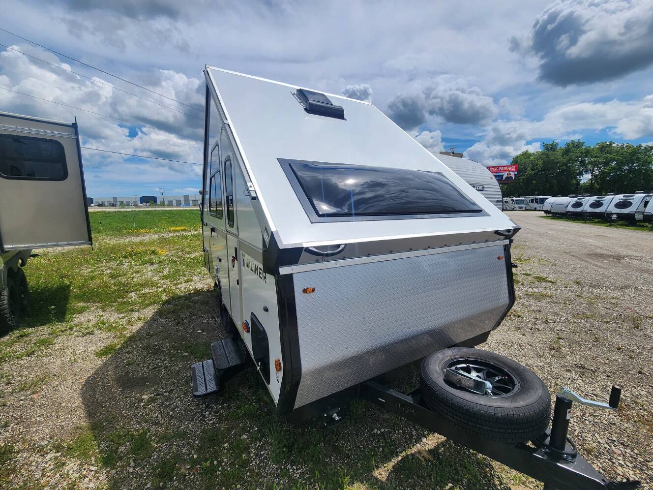 A photo of this 2027 Aliner Scout 15
