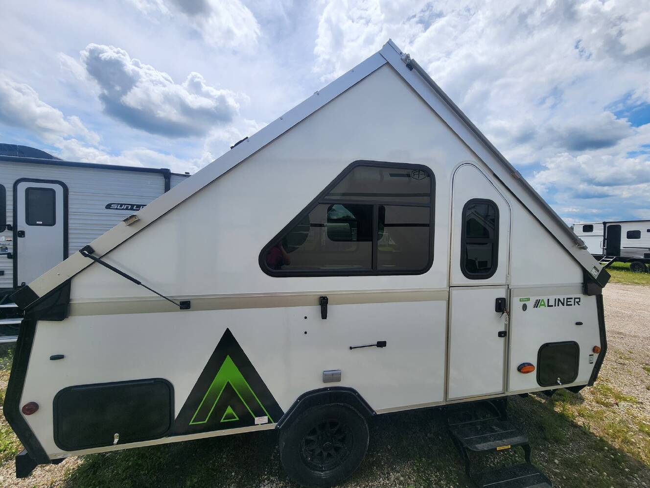 A photo of this 2027 Aliner Scout 15