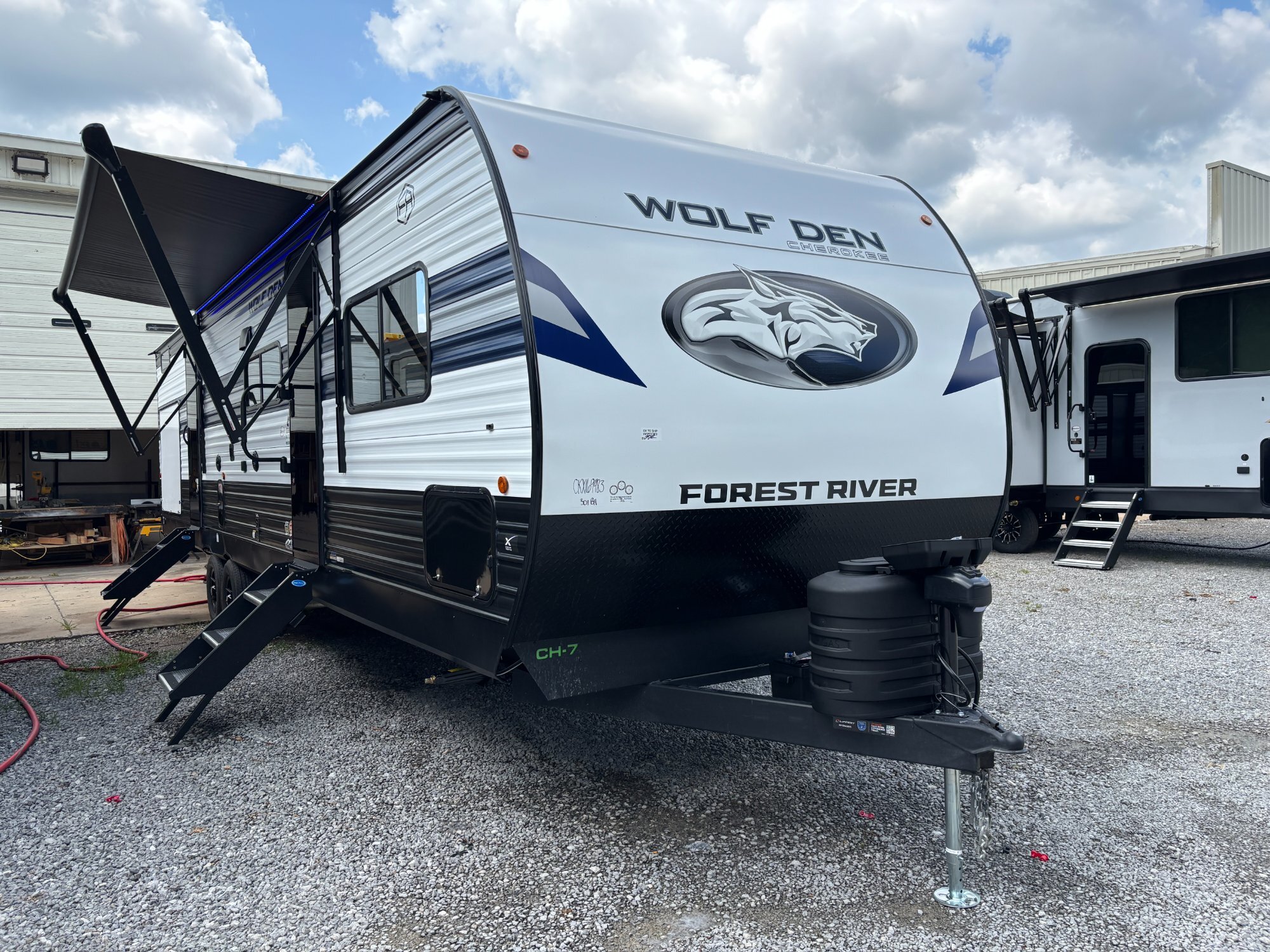 2027 Forest River Cherokee Wolf Den 301BH in decatur AL