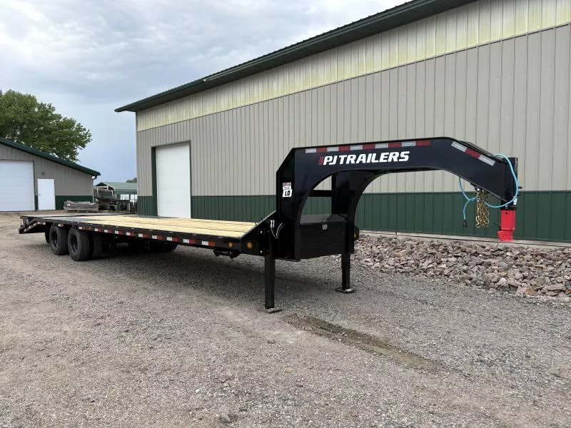 2026 PJ Trailers 32' Low-Pro Flatdeck w/ Duals - LD322 in Renville, MN