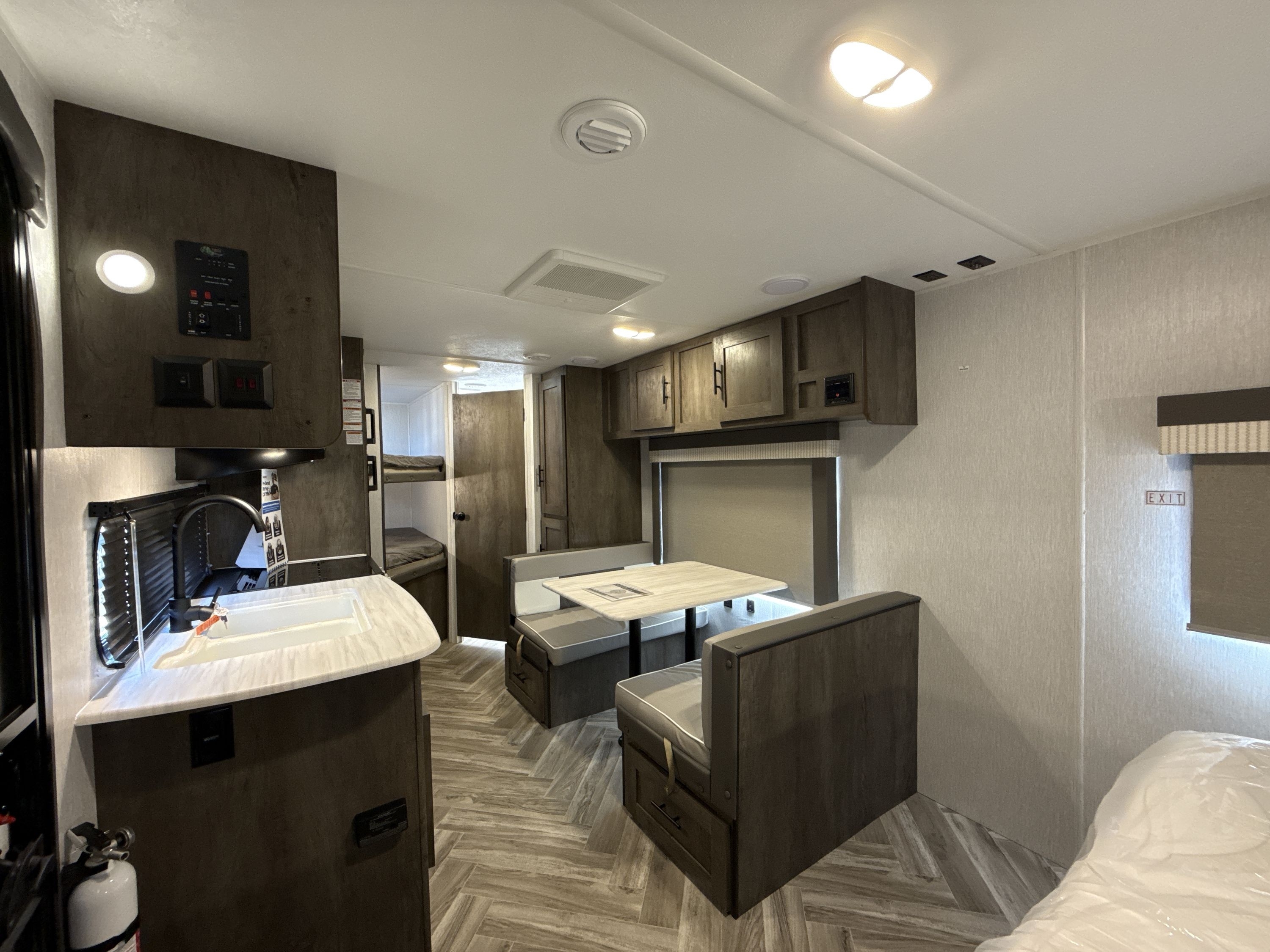 2022 Forest River WILDWOOD X-LITE 220BHXLW in coburg OR