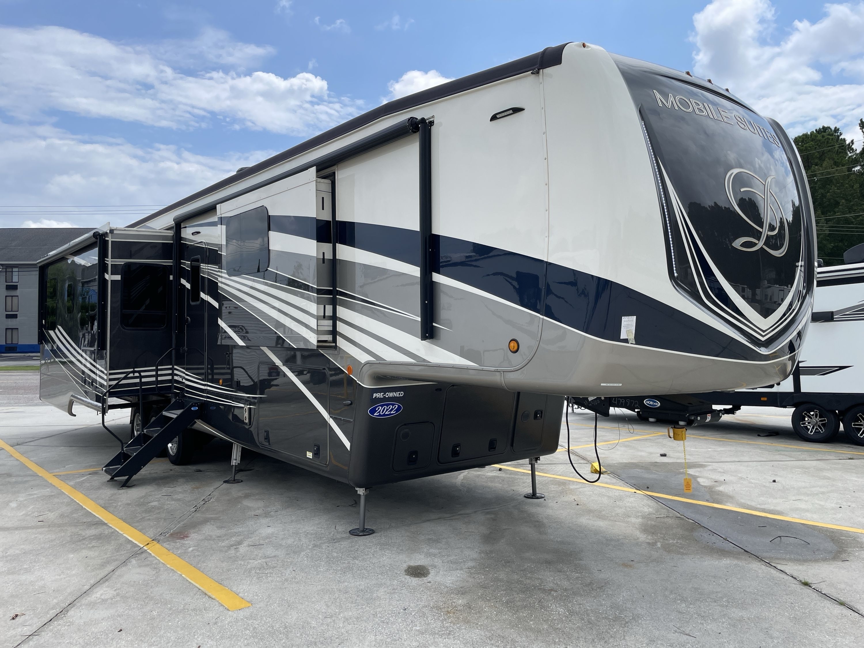 2022 DRV LUXURY SUITES MOBILE SUITES 44 SANTA FE 44 SANTE FE in pooler GA