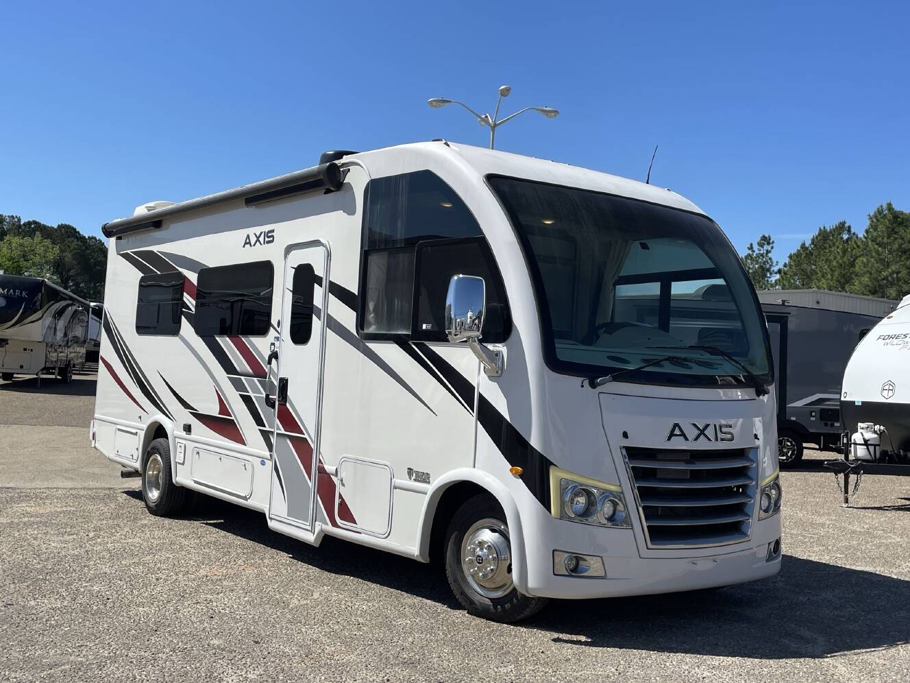 A photo of this 2023 Thor AXIS 24.3