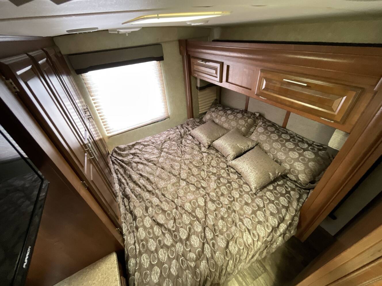 A photo of this 2017 Forest River GEORGETOWN 3 SERIES 30X3