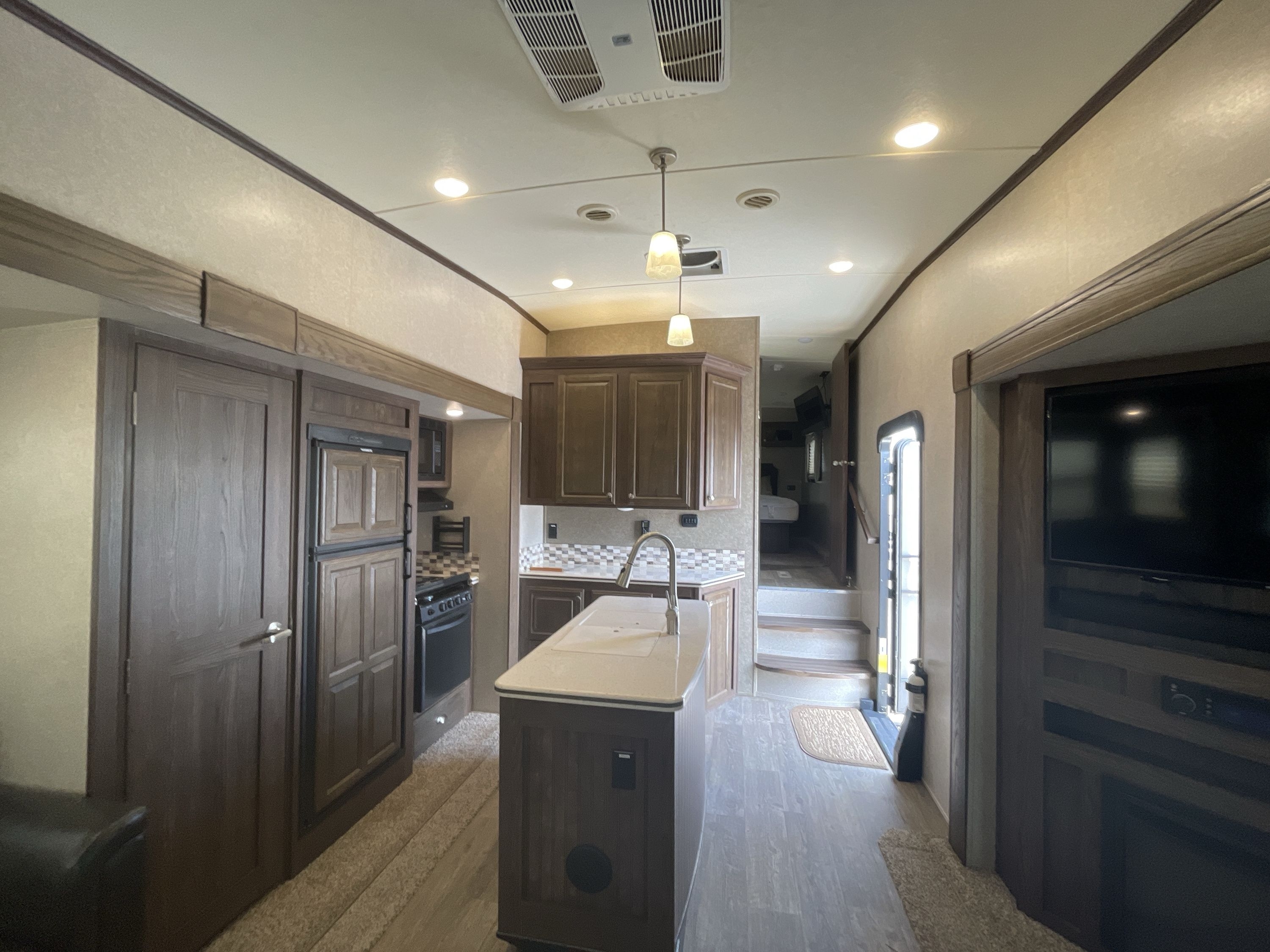 2018 Forest River ROCKWOOD SIGNATURE ULTRA LITE 8289WS in breaux bridge LA