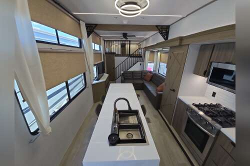 2025 Forest River WILDWOOD GRAND LODGE 44VIEW in lubbock TX