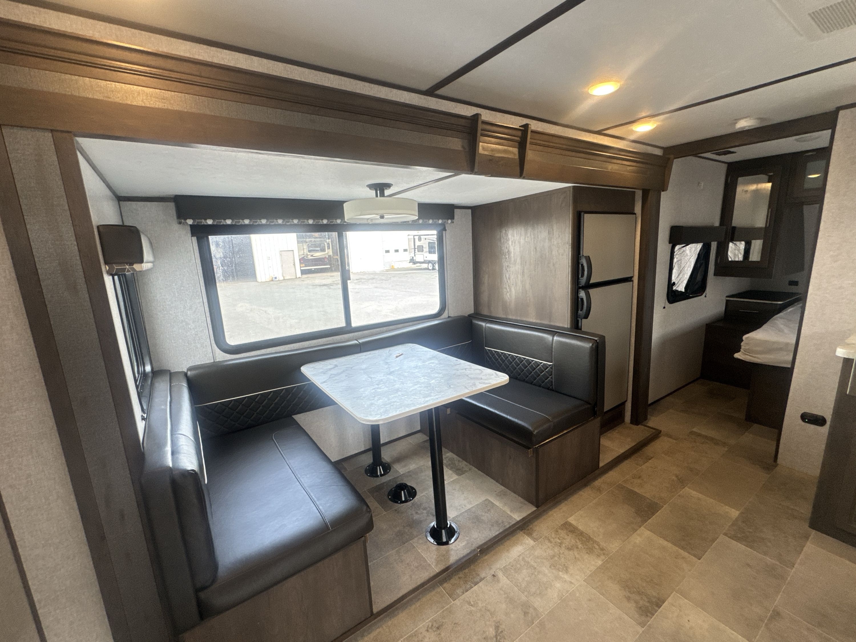 2021 Coleman COLEMAN LIGHT 2455BH in west coxsackie NY