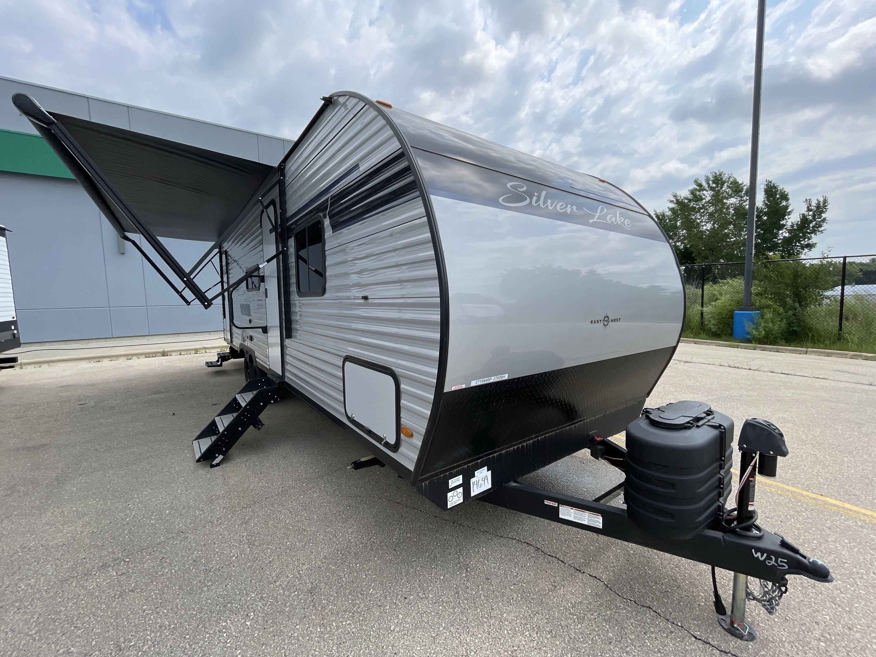 2025 East To West SILVER LAKE 2700BH in deforest WI