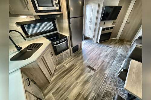 2022 Forest River ROCKWOOD ULTRA LITE 2608BS in pinellas park FL