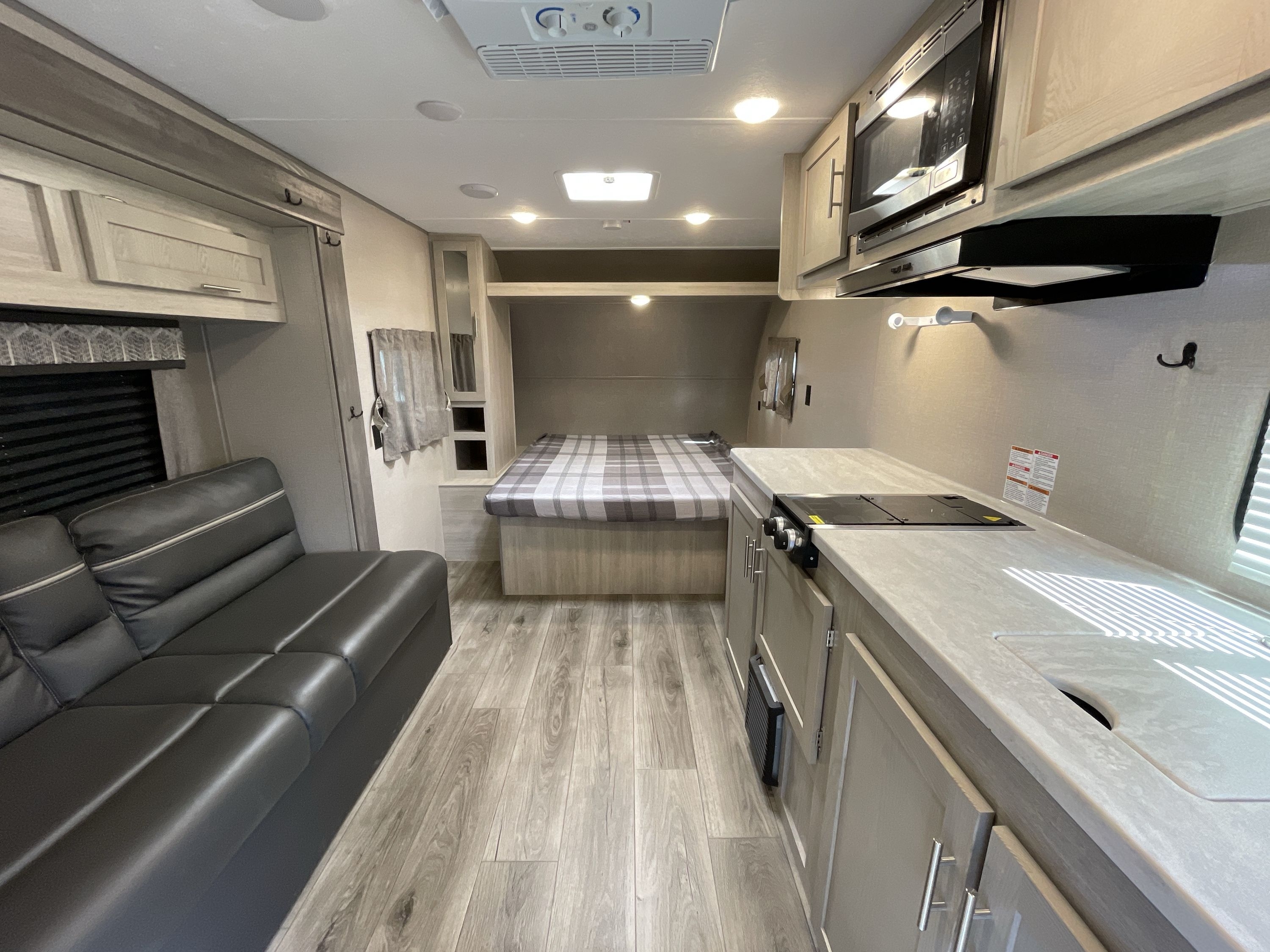 2022 Coachmen CATALINA SUMMIT 184FQS in fountain CO