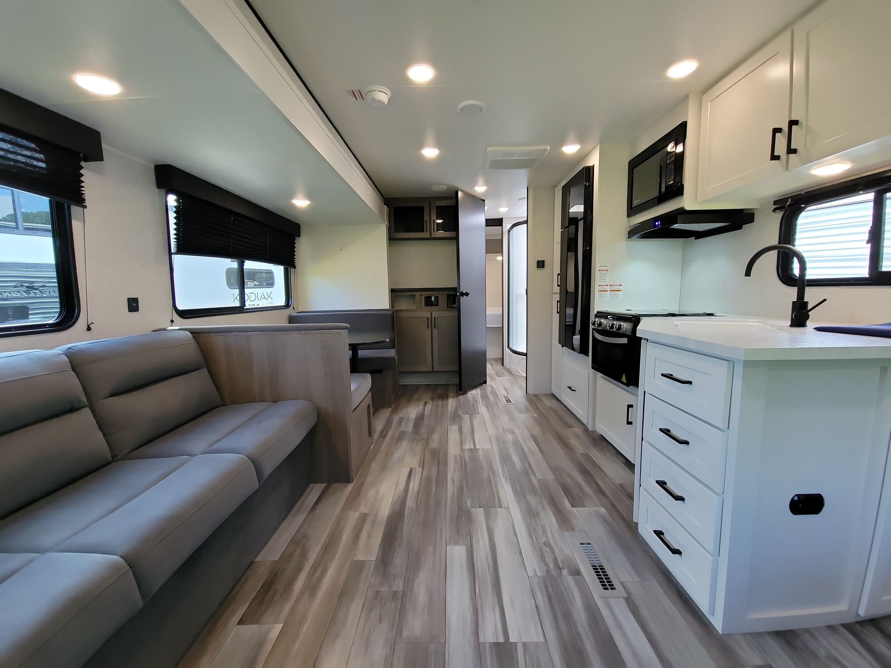 2025 Jayco JAY FLIGHT SLX 262RLS in west hatfield MA