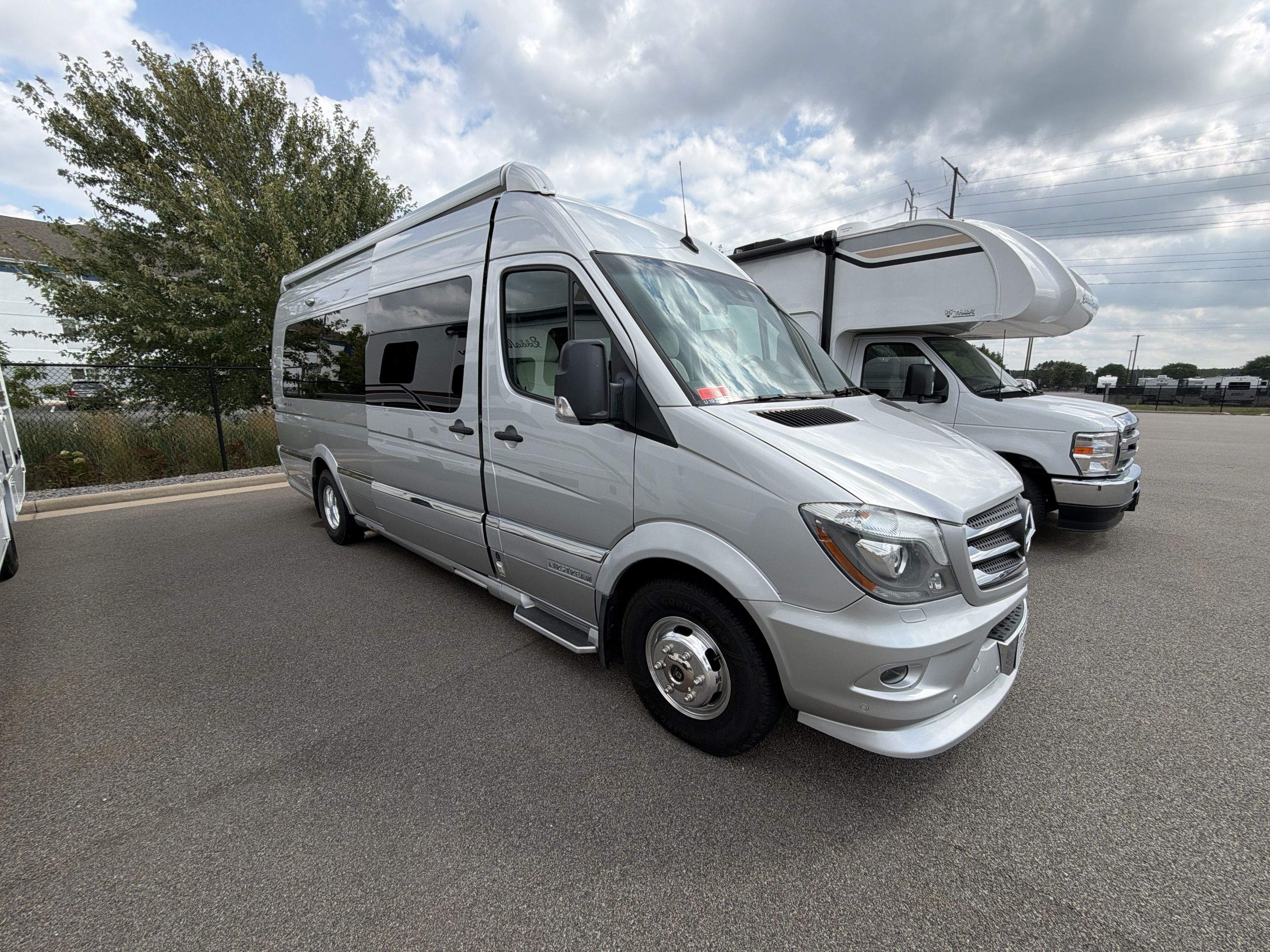 2019 Airstream INTERSTATE LOUNGE EXT in rothschild WI