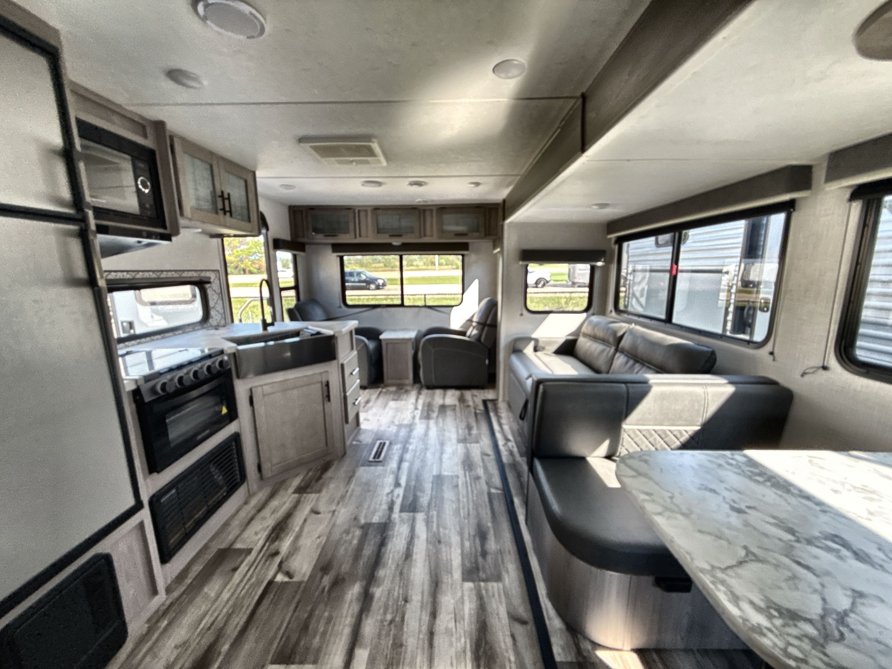 2022 Coleman COLEMAN LIGHT 2715RL in roscoe IL