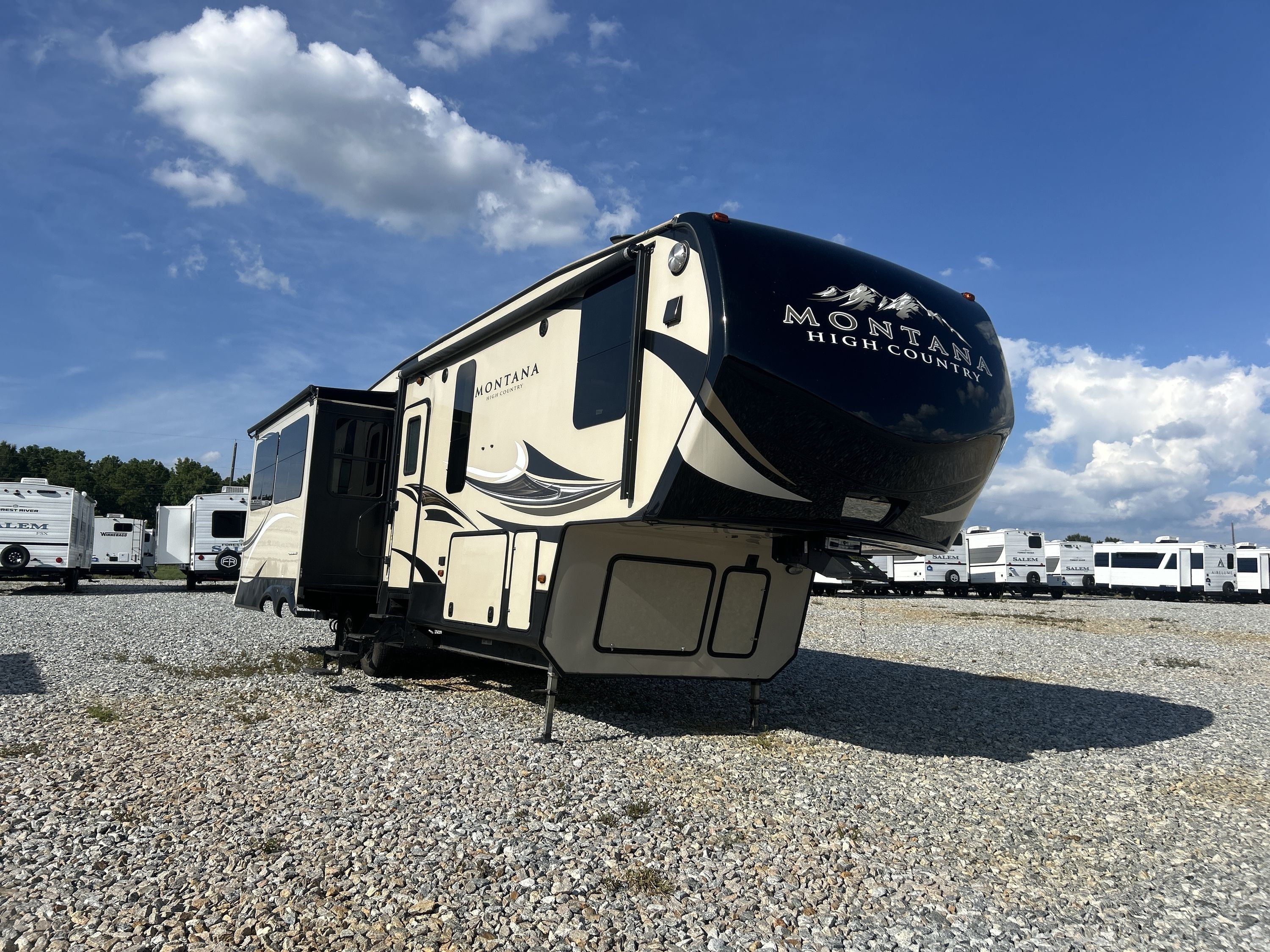 2017 Keystone MONTANA HIGH COUNTRY 310RE in salem AL