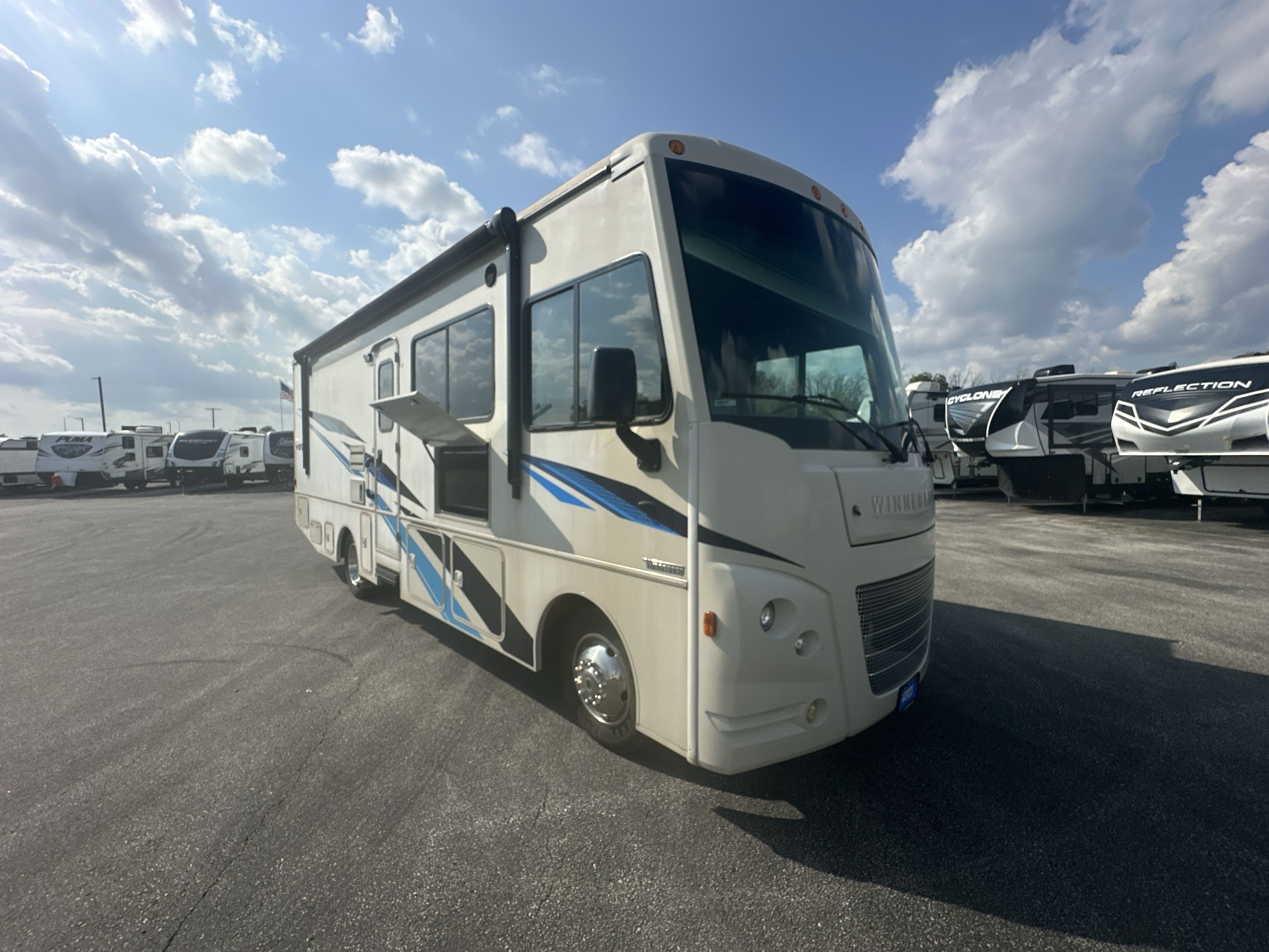2019 Winnebago VISTA 27PE RV