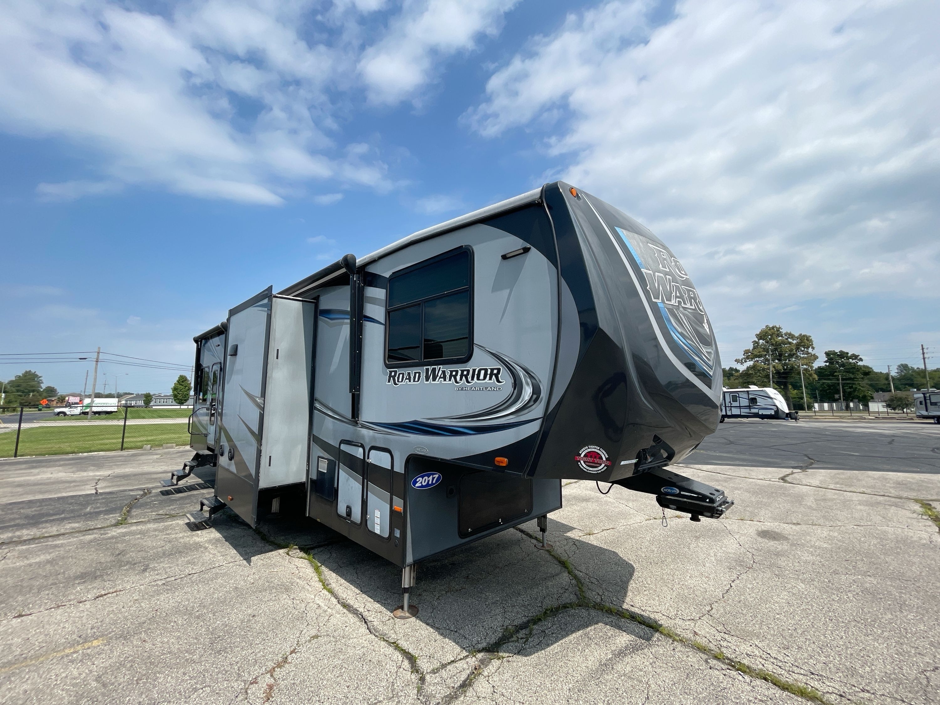 2017 Heartland ROAD WARRIOR 362 362RW in richmond IN