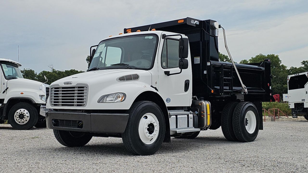 2017 FREIGHTLINER BUSINESS CLASS M2 106 in Decatur, GA