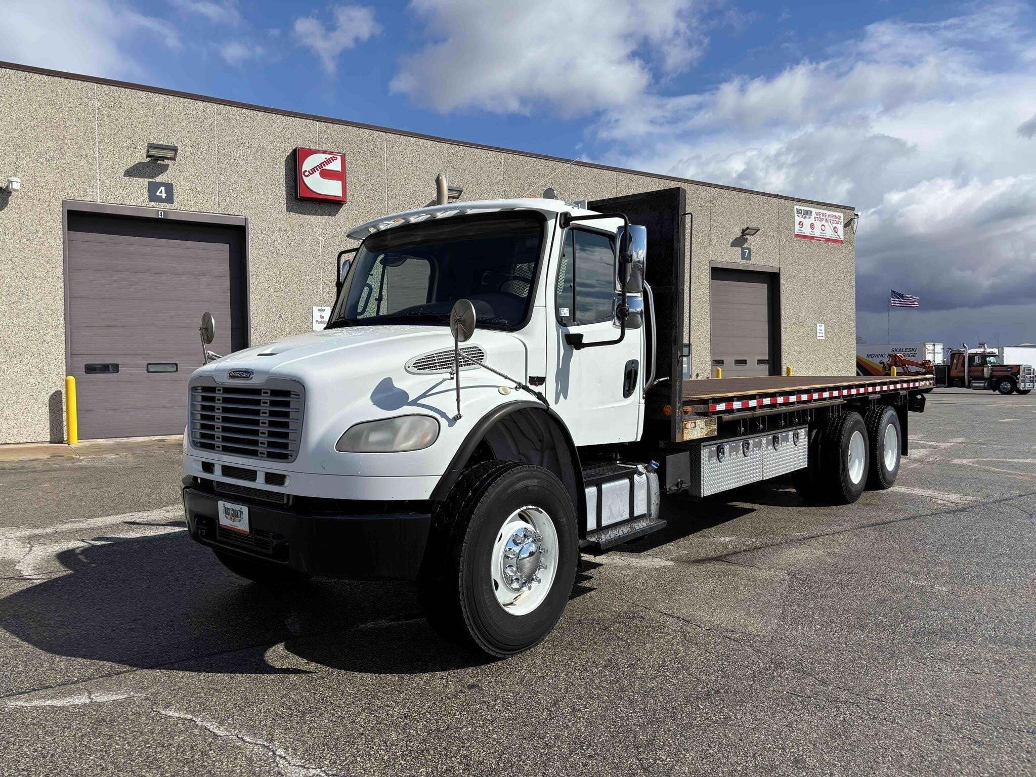 2015 FREIGHTLINER BUSINESS CLASS M2 106 in Dubuque, IA