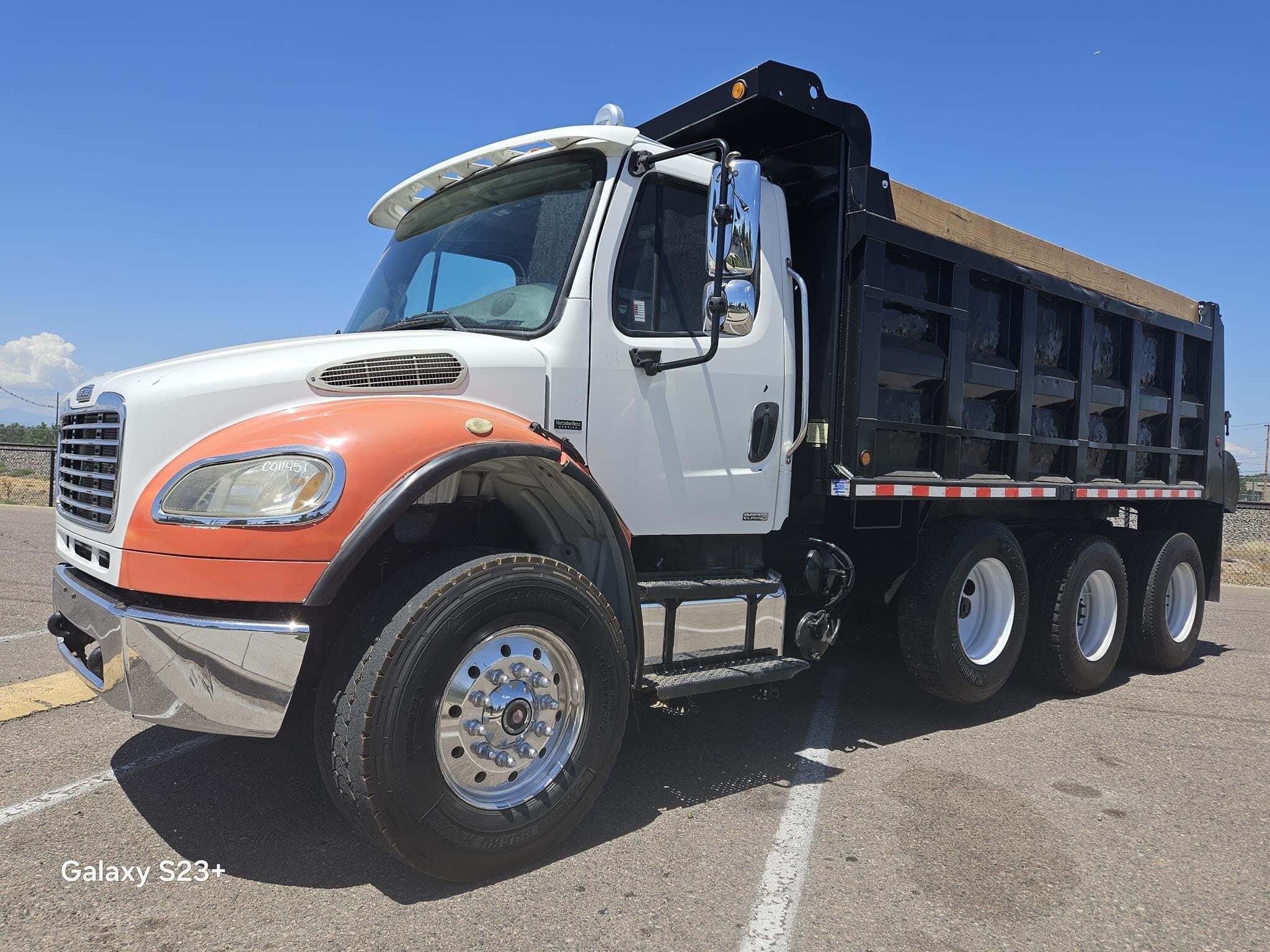 2007 FREIGHTLINER BUSINESS CLASS M2 106 in Commerce City, CO
