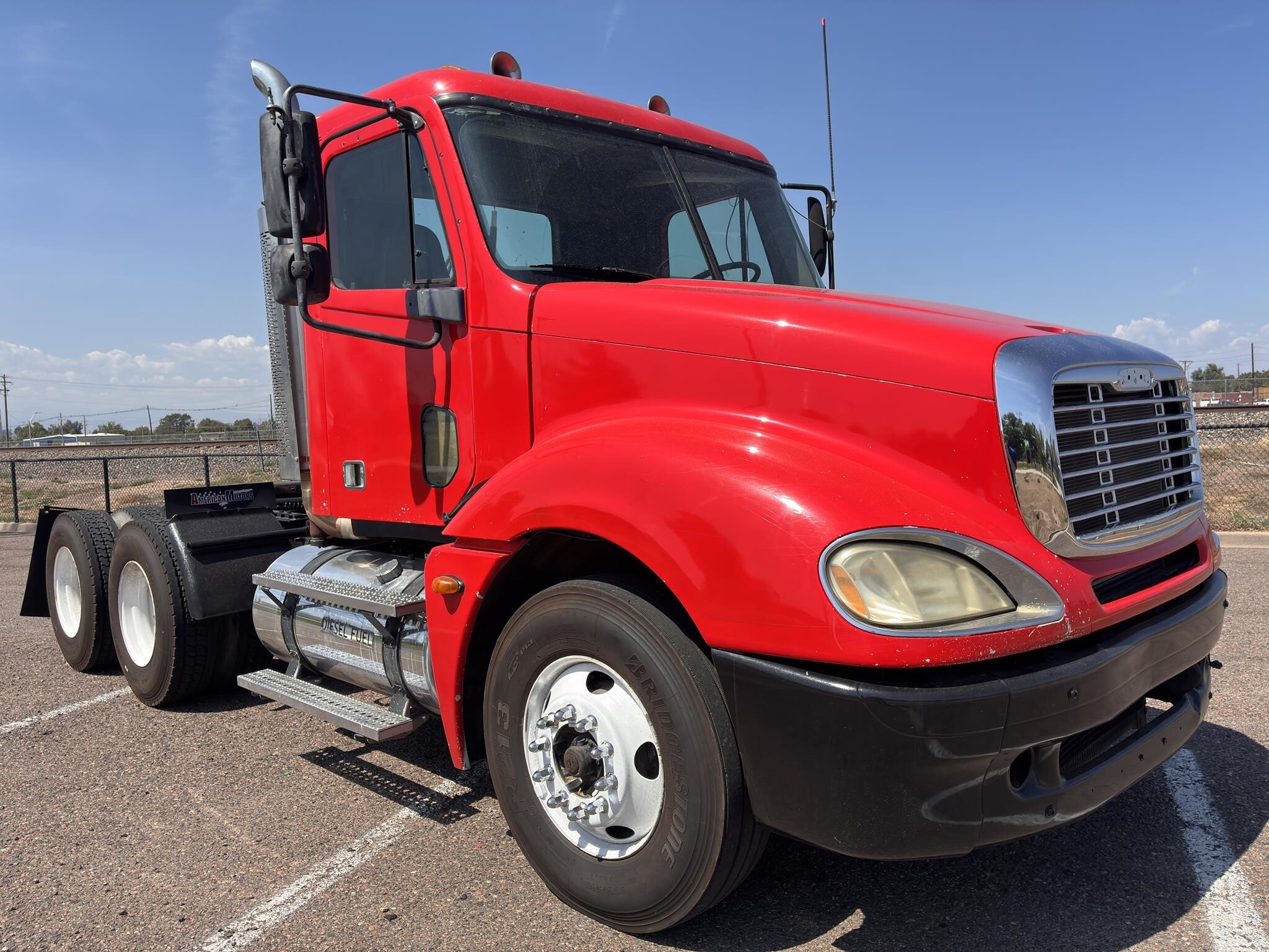 2005 FREIGHTLINER COLUMBIA in Commerce City, CO