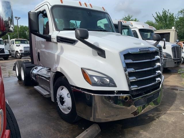 2020 FREIGHTLINER CASCADIA 126 in Houston, TX