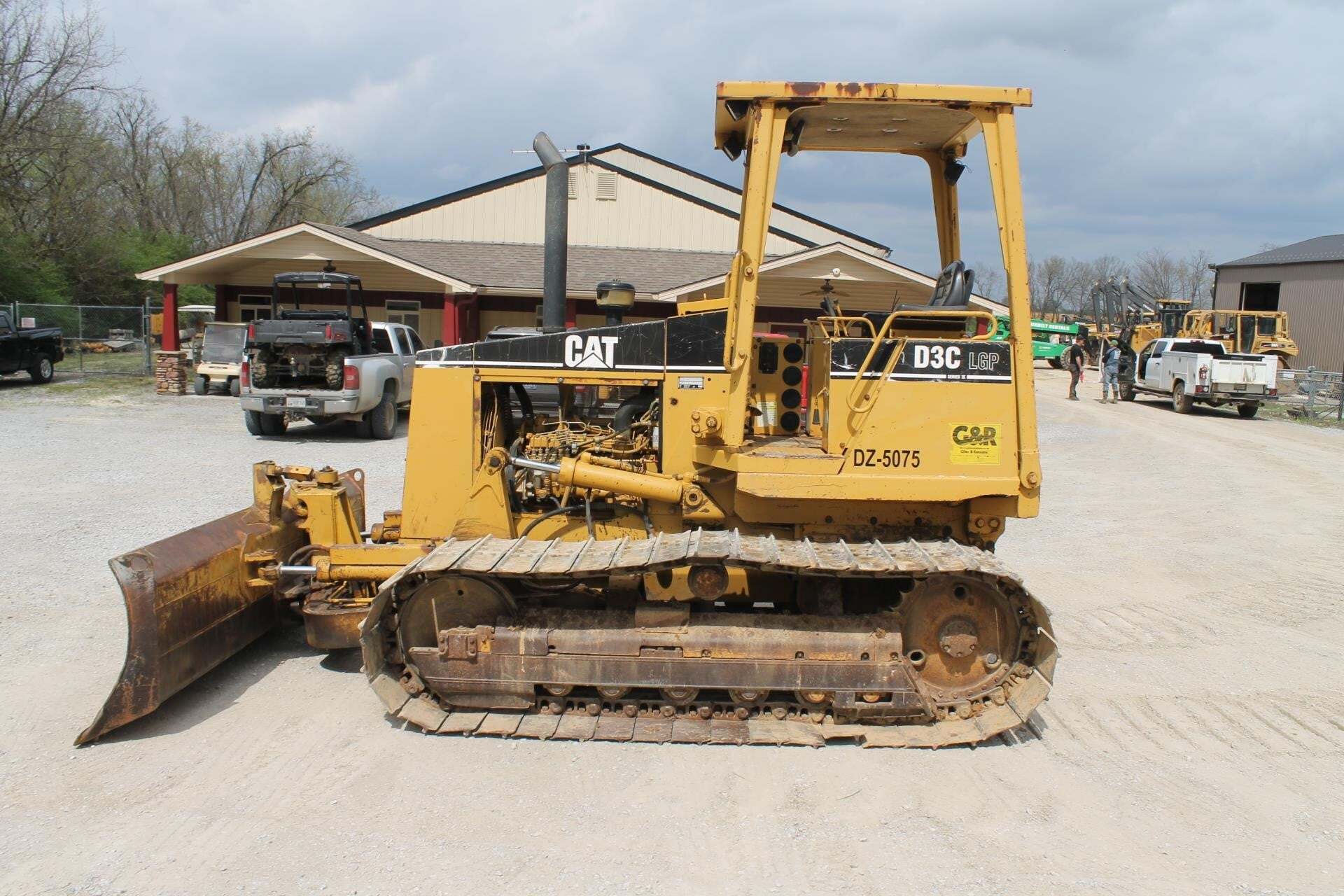 1998 CATERPILLAR D3C III in Pleasureville, KY