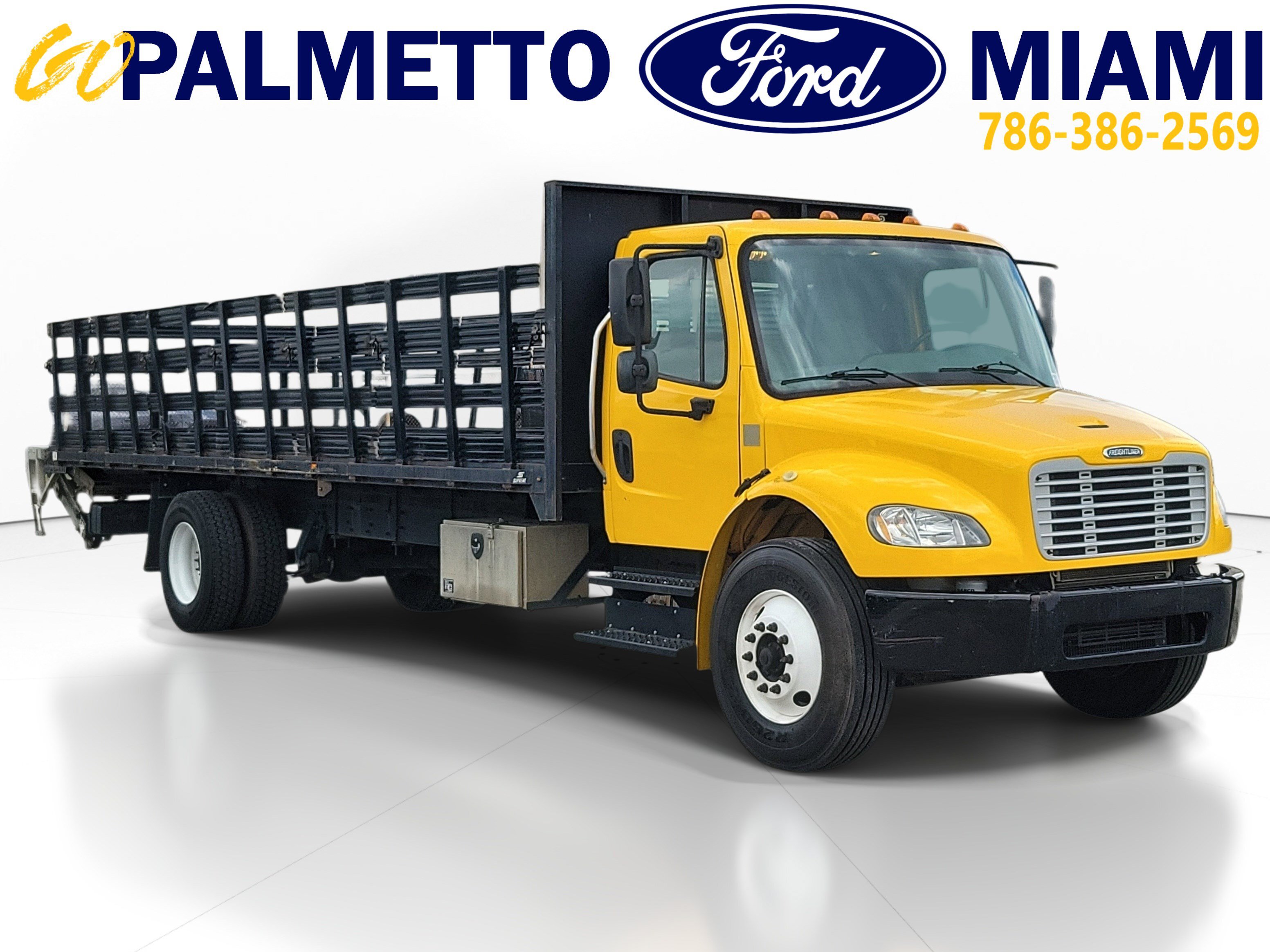2019 FREIGHTLINER BUSINESS CLASS M2 106 in Miami, FL