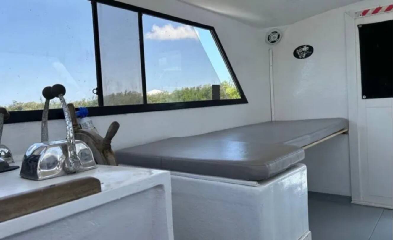 A photo of this 2005 Crusader Boats 34 SF