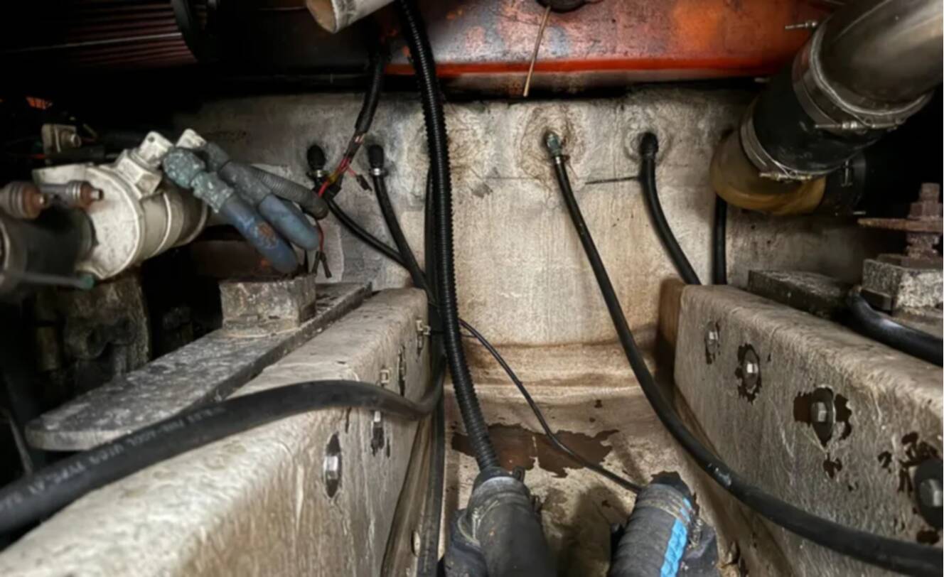 A photo of this 2005 Crusader Boats 34 SF
