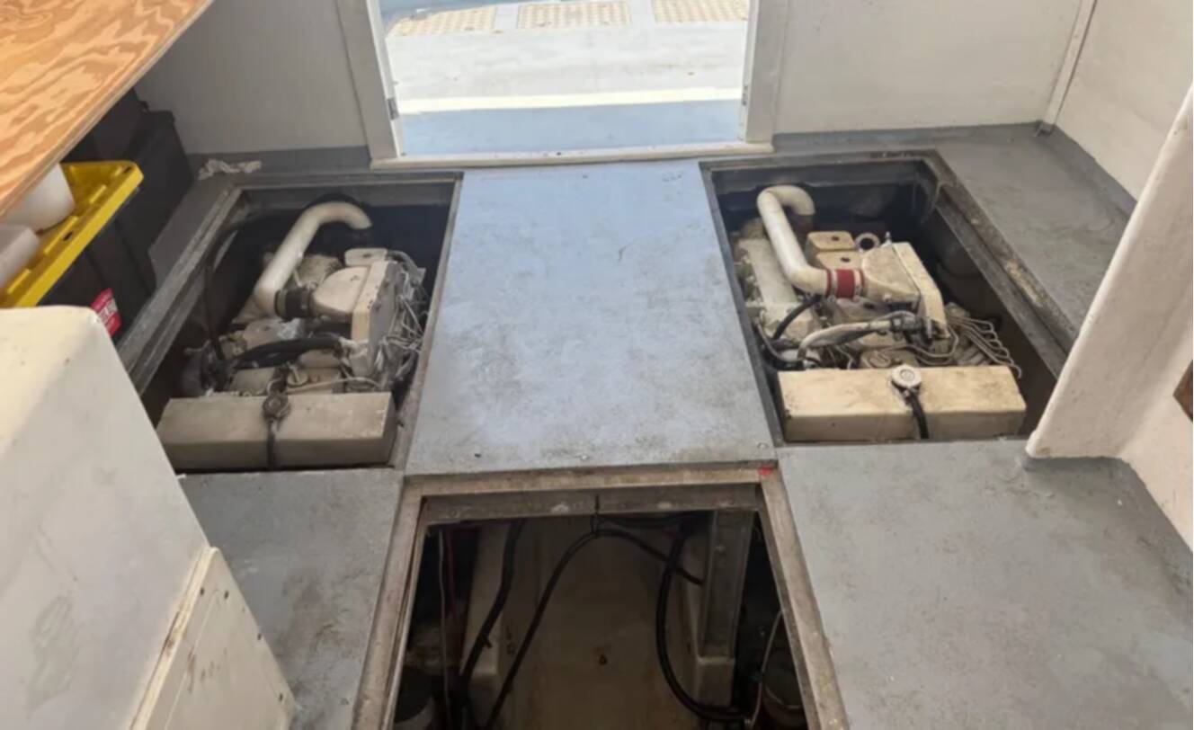 A photo of this 2005 Crusader Boats 34 SF