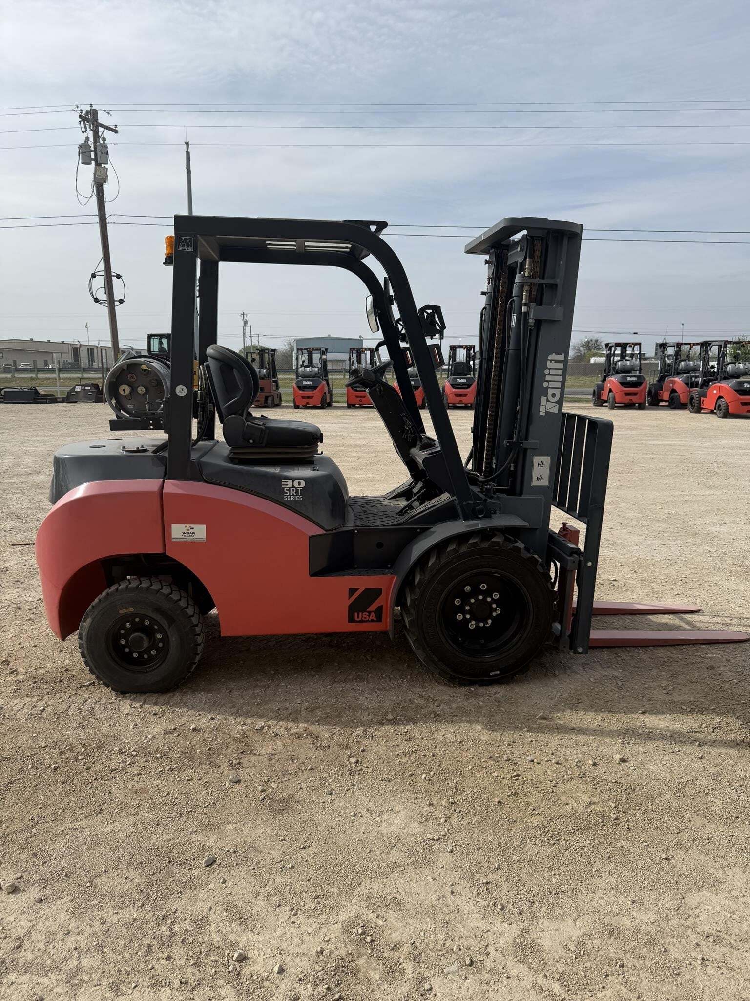 2022 TAILIFT PFG30SRT in Fort Worth, TX