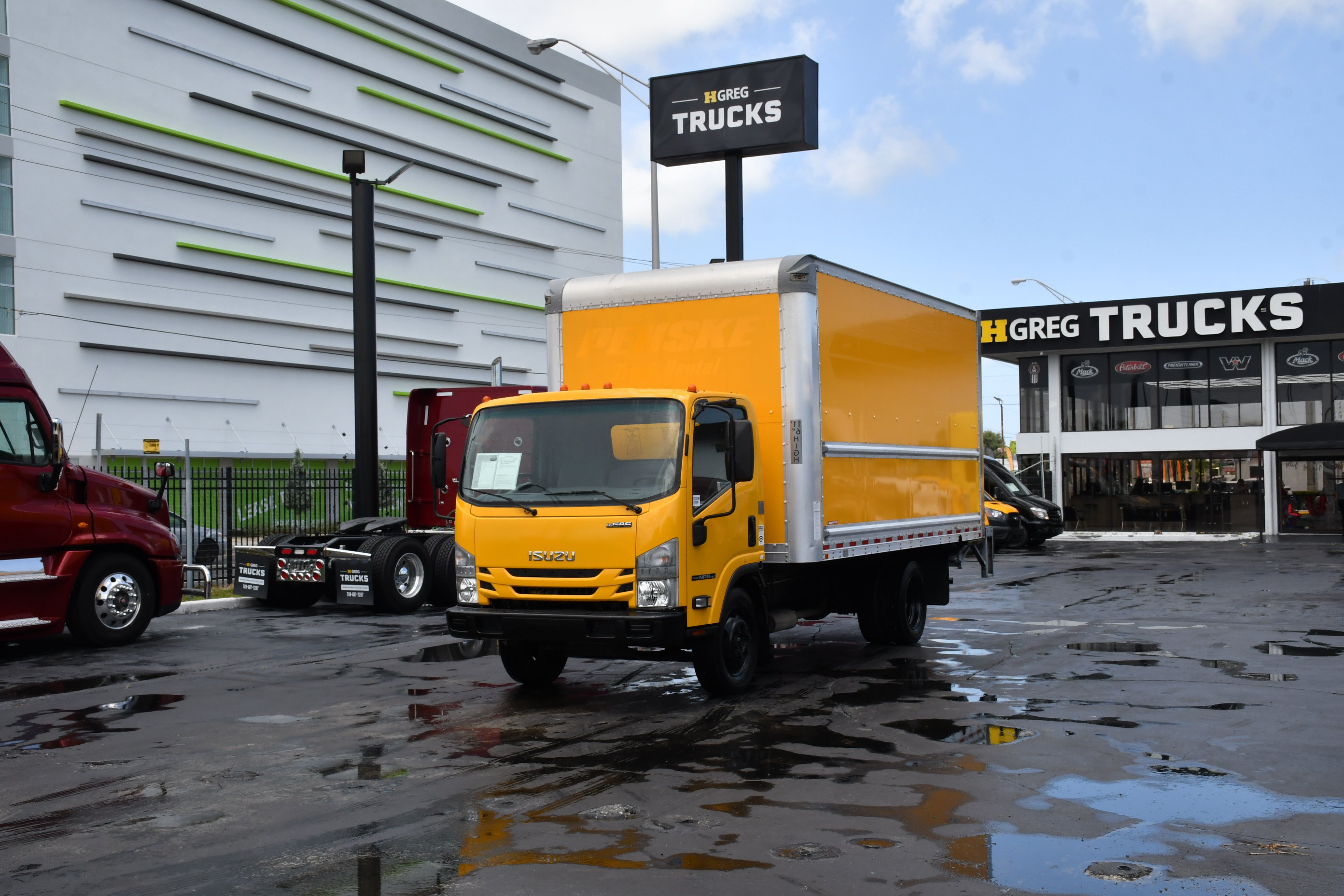 2021 ISUZU NPR HD in Miami, FL