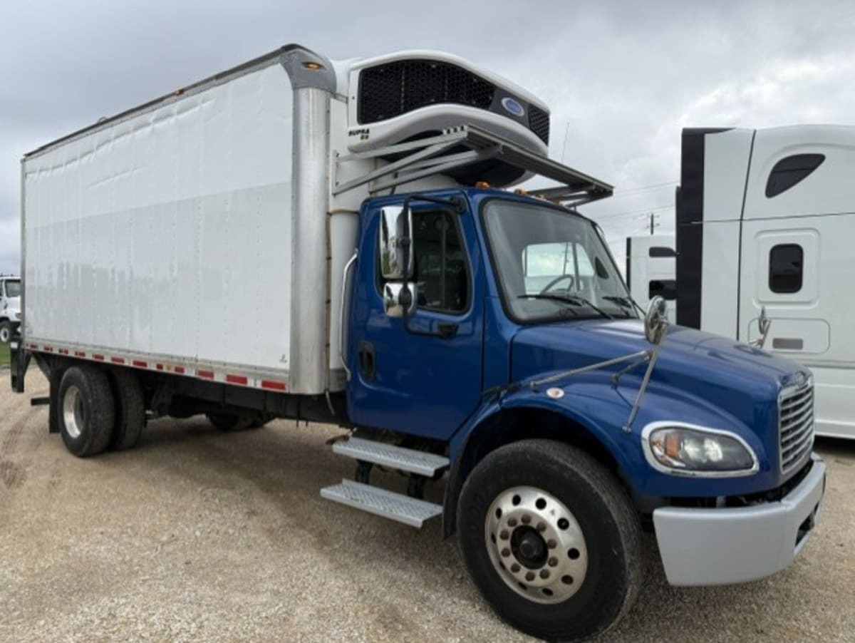 2021 FREIGHTLINER BUSINESS CLASS M2 106 in Converse, TX