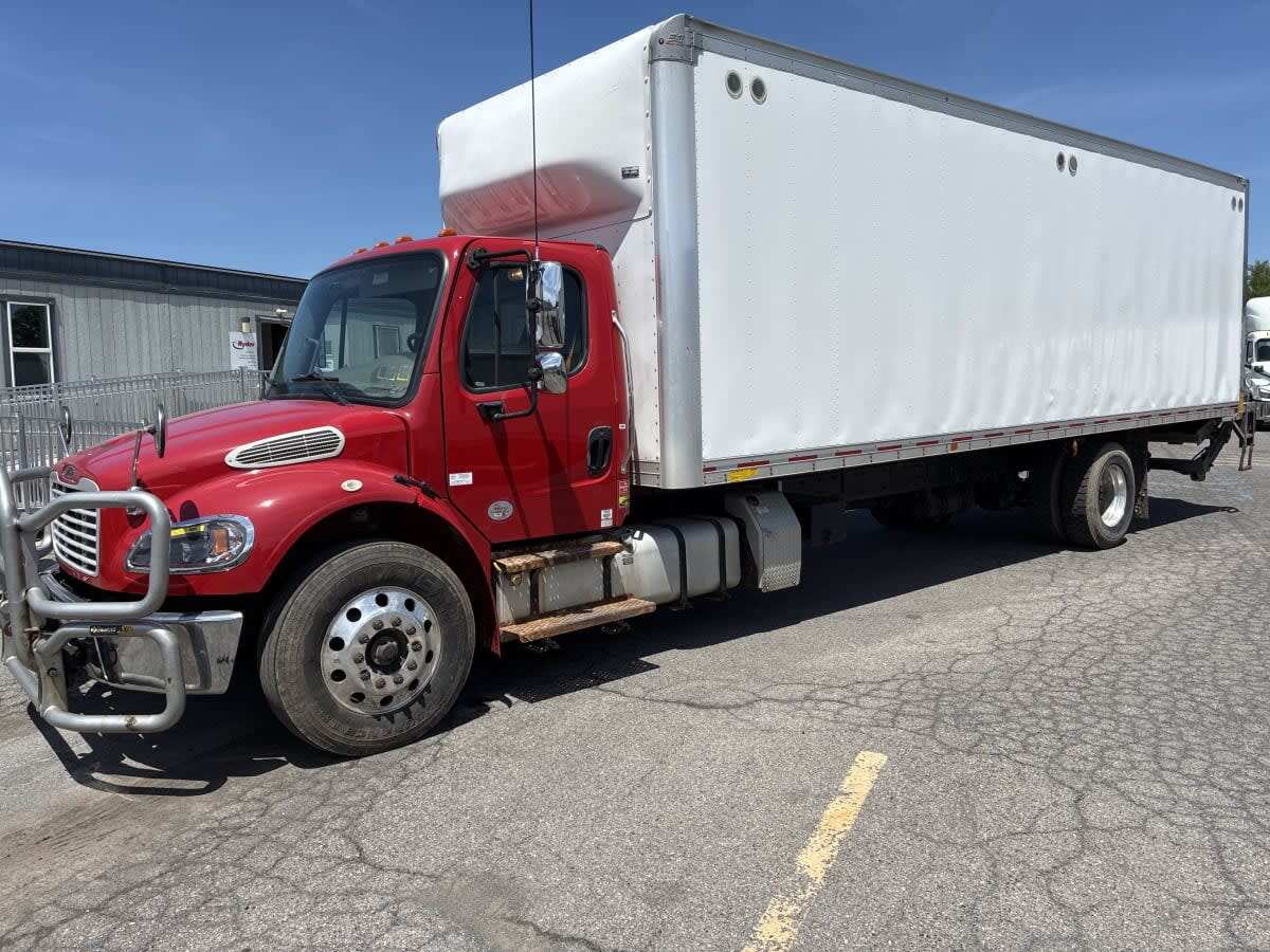 2022 FREIGHTLINER BUSINESS CLASS M2 106 in Hampton, VA