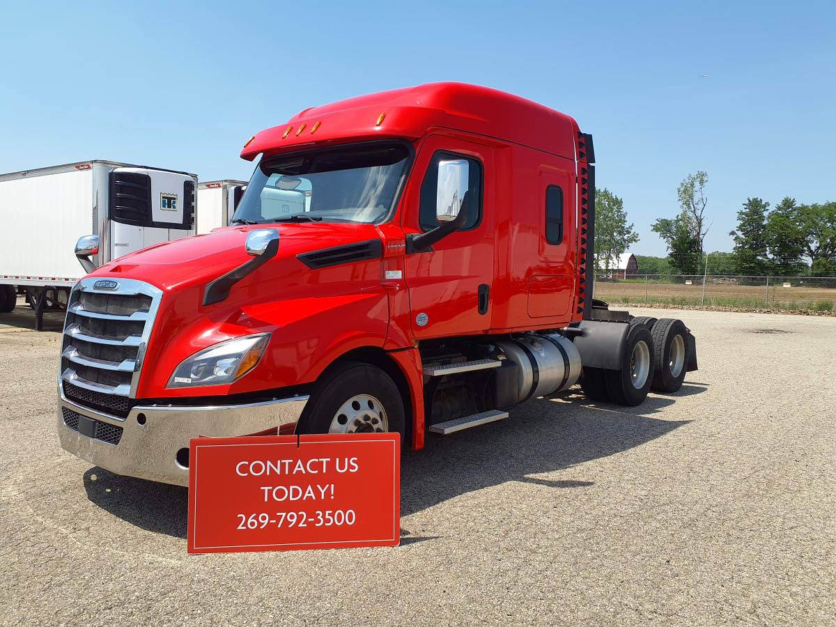 2019 FREIGHTLINER CASCADIA 126 in Wayland, MI