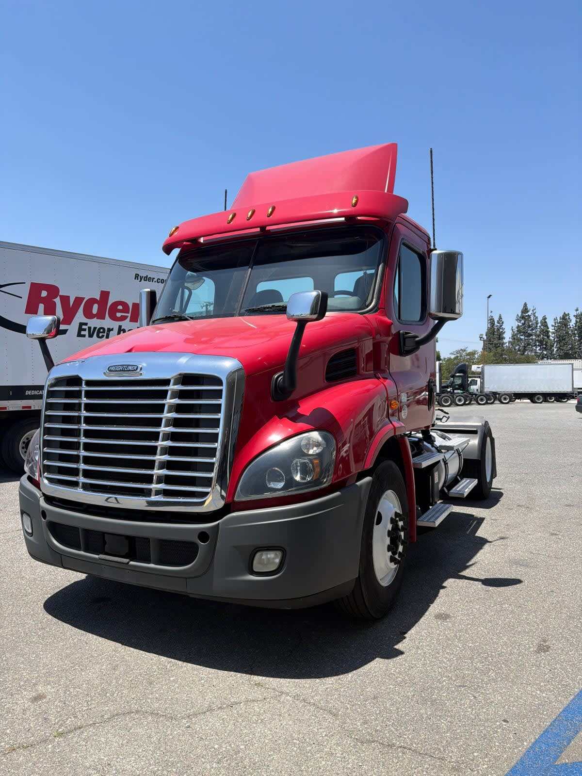 2019 FREIGHTLINER CASCADIA 113 in Pomona, CA