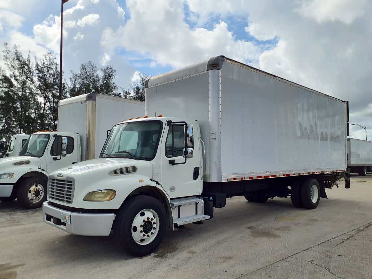 2018 FREIGHTLINER BUSINESS CLASS M2 106 in Miami, FL