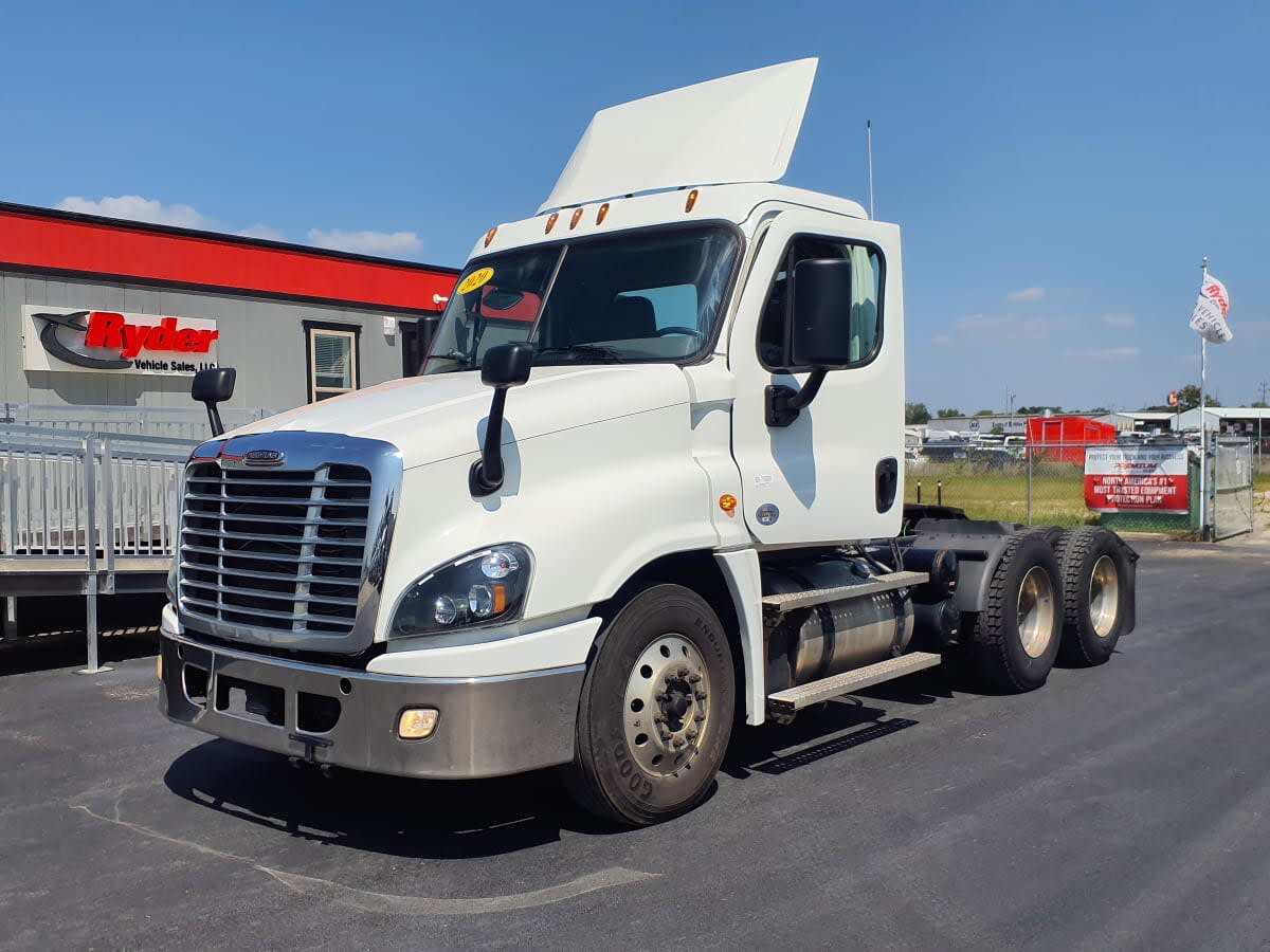 2020 FREIGHTLINER CASCADIA 125 in Clarksville, IN