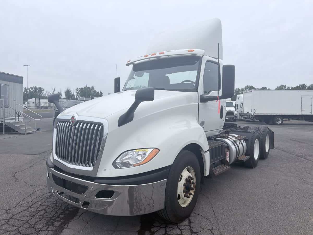 2020 INTERNATIONAL LT625 DAYCAB T/A in Hampton, VA