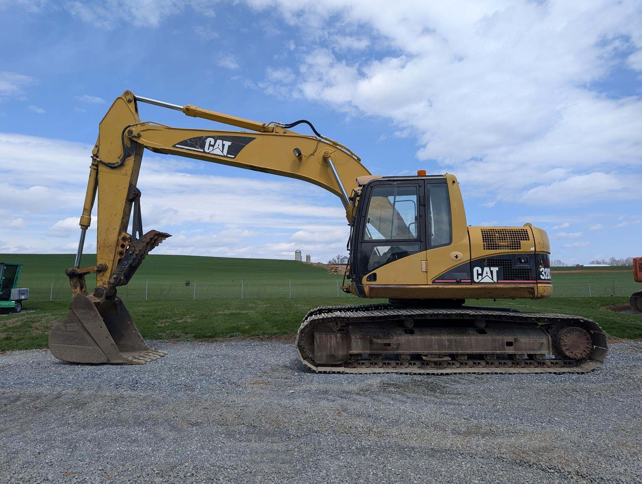 2007 CATERPILLAR 320C LU in Womelsdorf, PA
