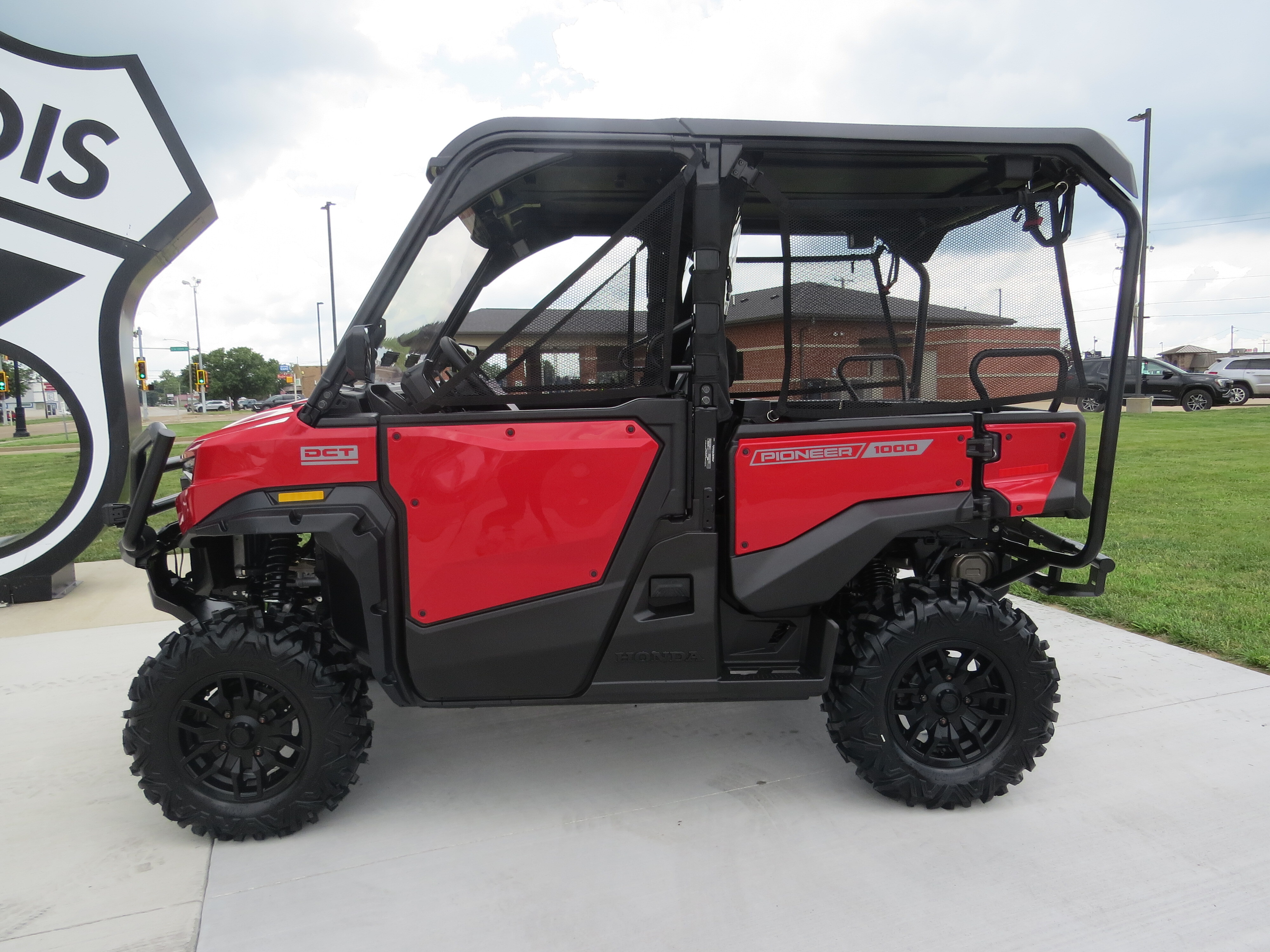 2026 Honda Pioneer 1000-5 Deluxe in litchfield IL