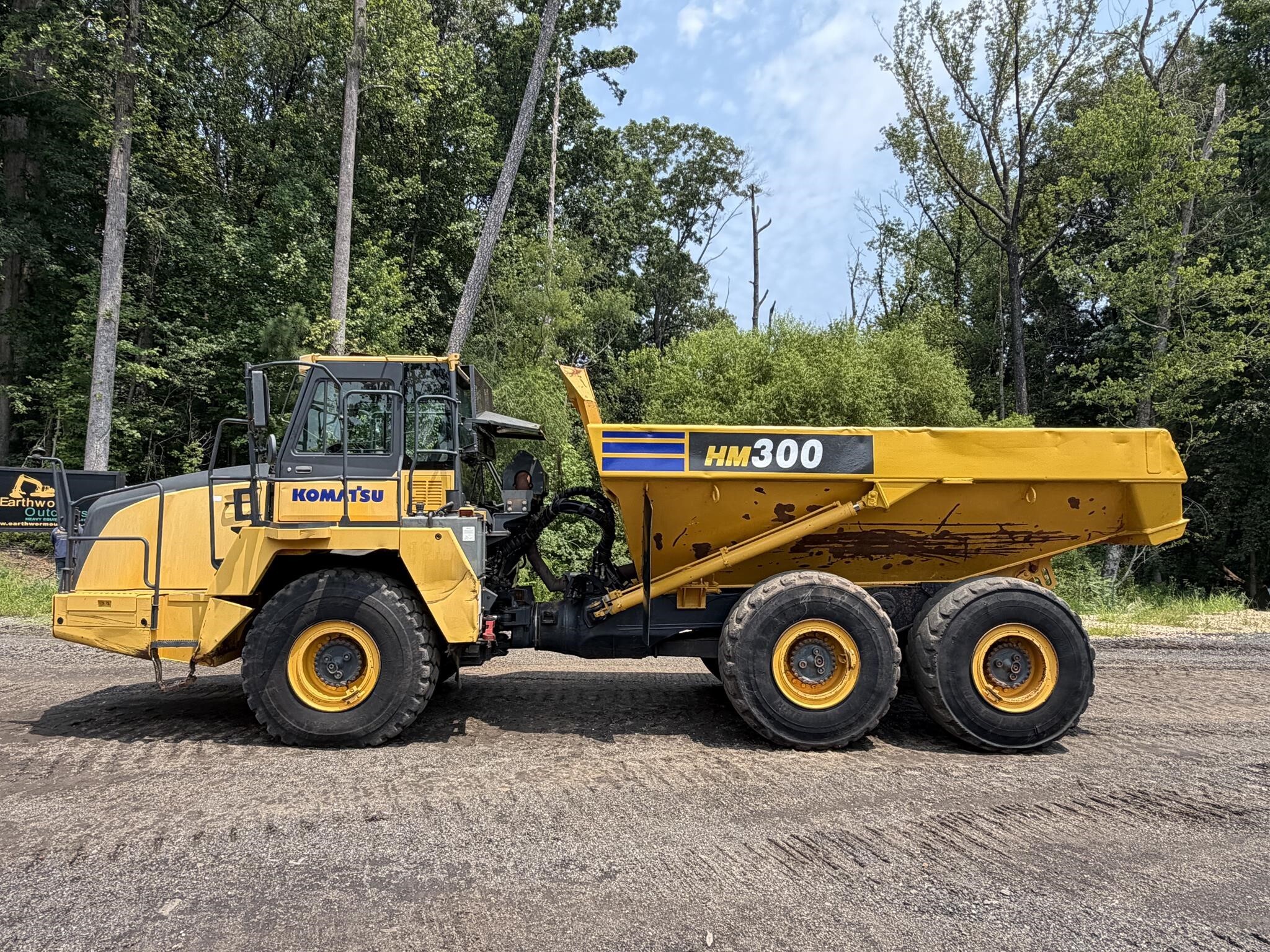 2015 KOMATSU HM300-5 in Cumming, GA
