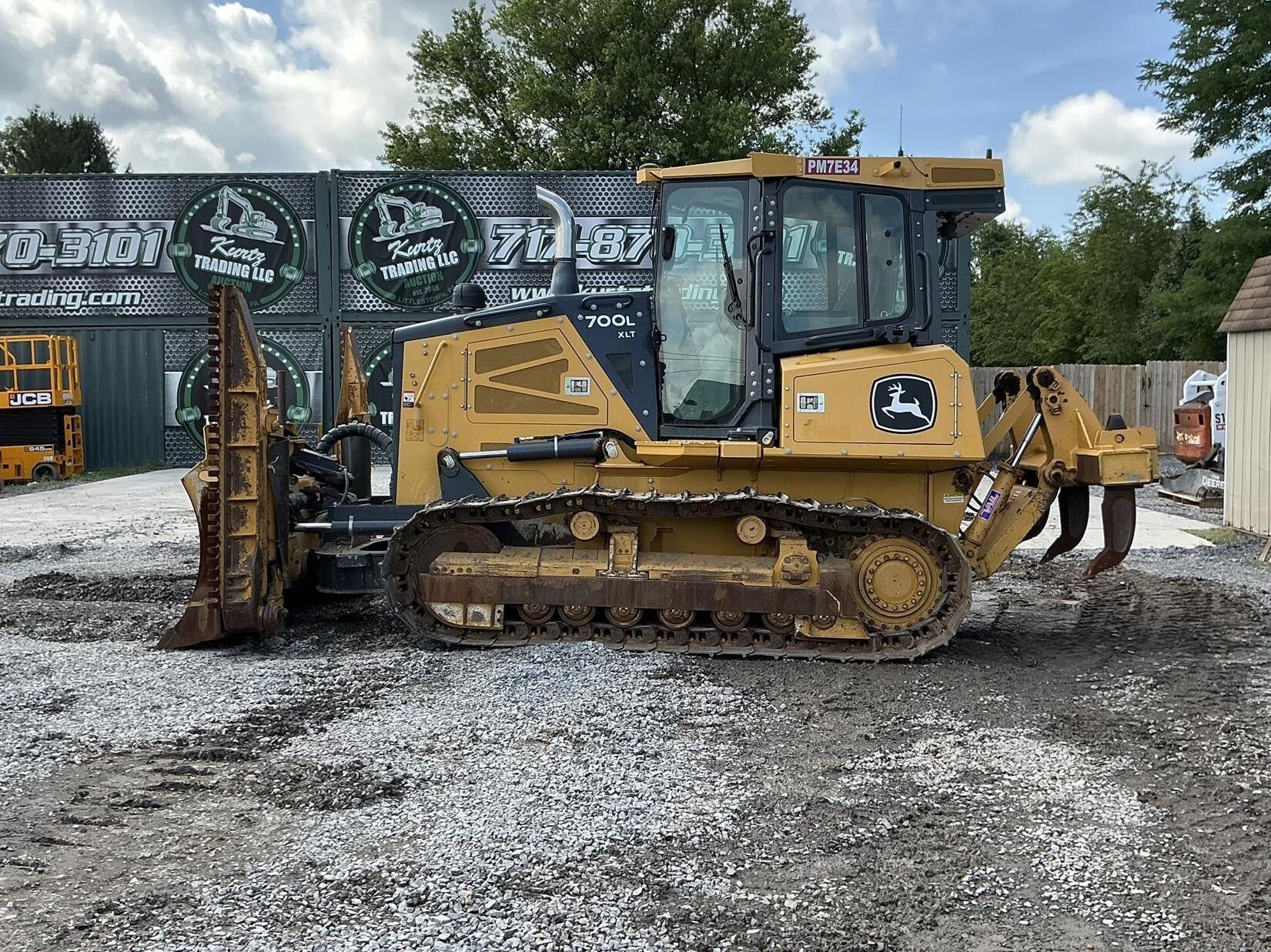 2022 DEERE 700L XLT in Littlestown, PA