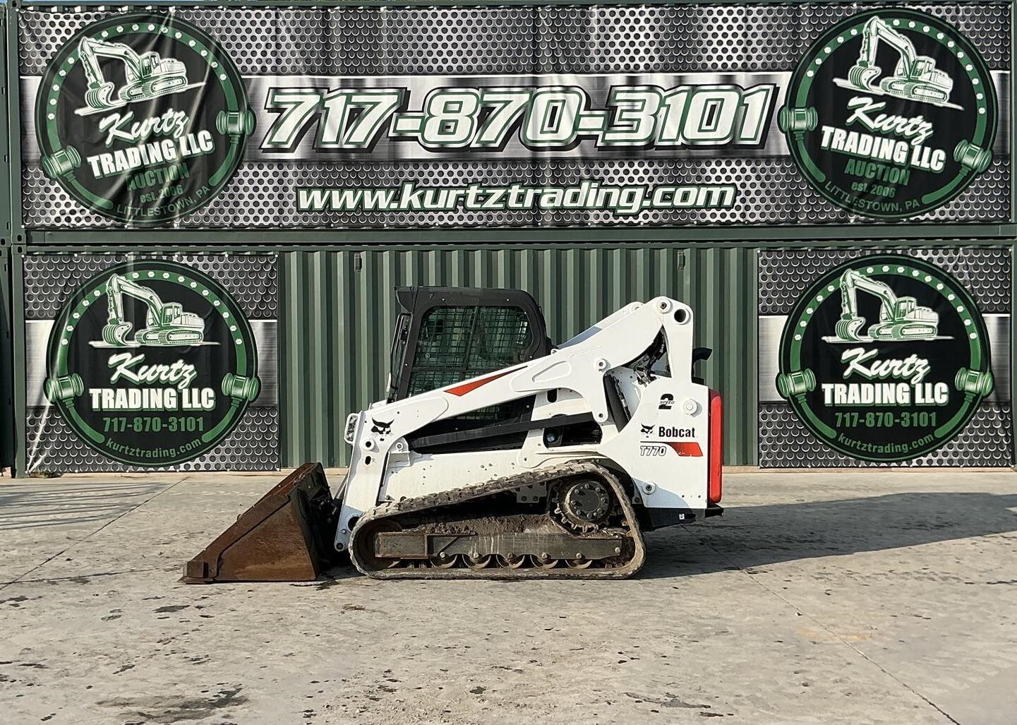 2017 BOBCAT T770 in Littlestown, PA