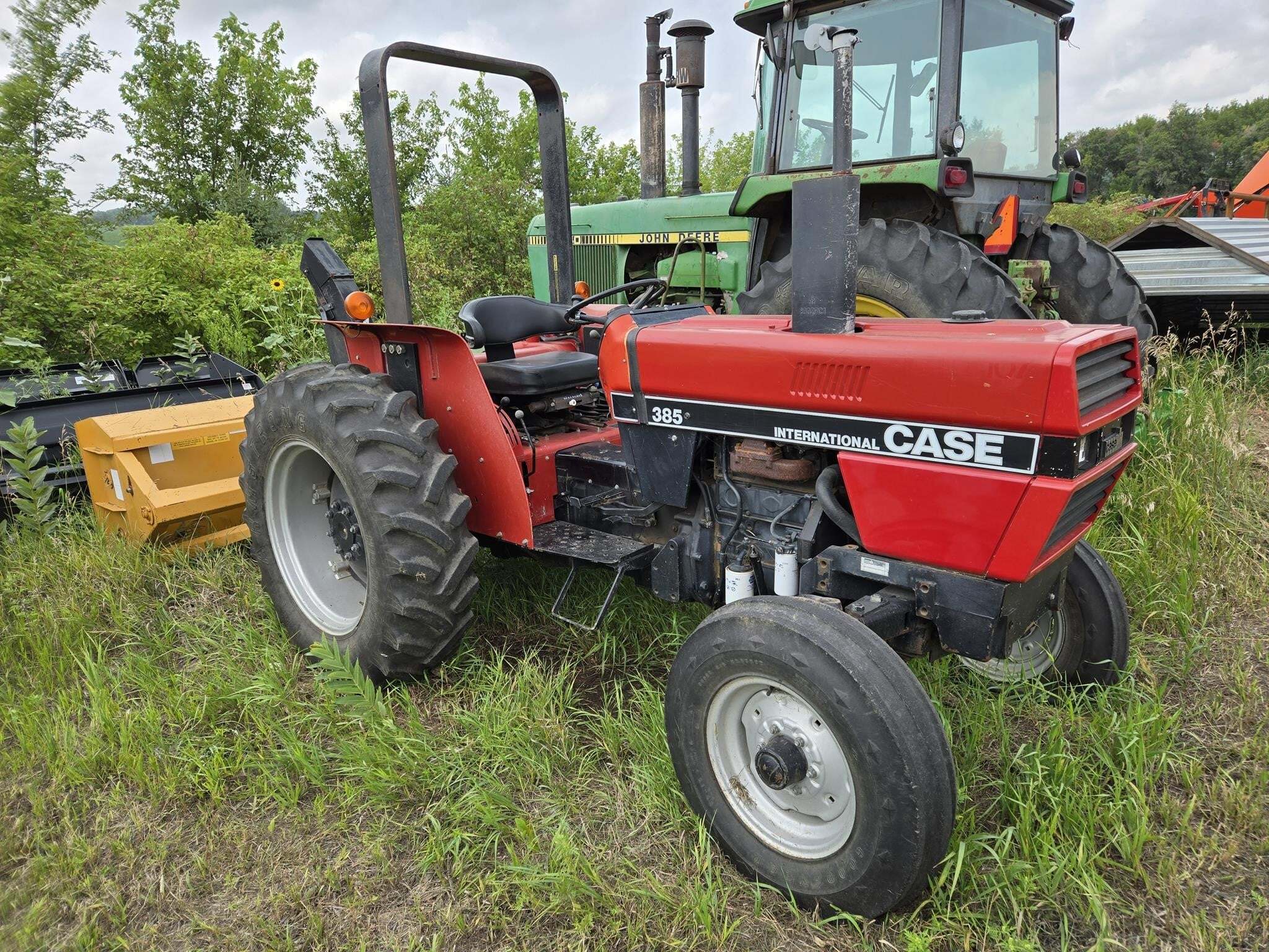 1989 CASE IH 385 in Gary, SD