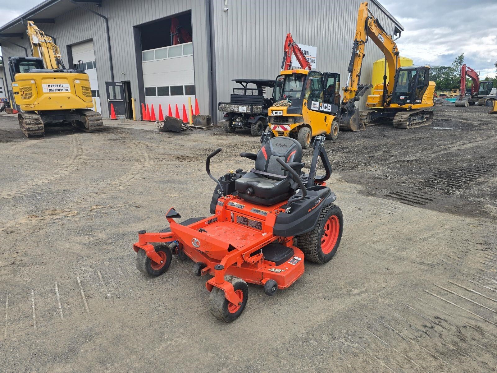 2025 KUBOTA Z412 in Middletown, NY