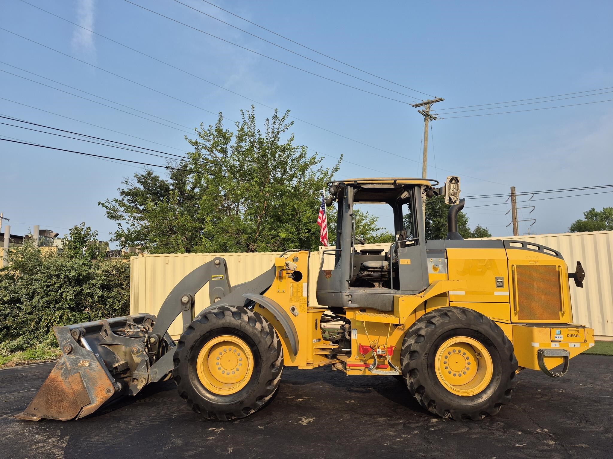 2015 DEERE 544K in Essington, PA