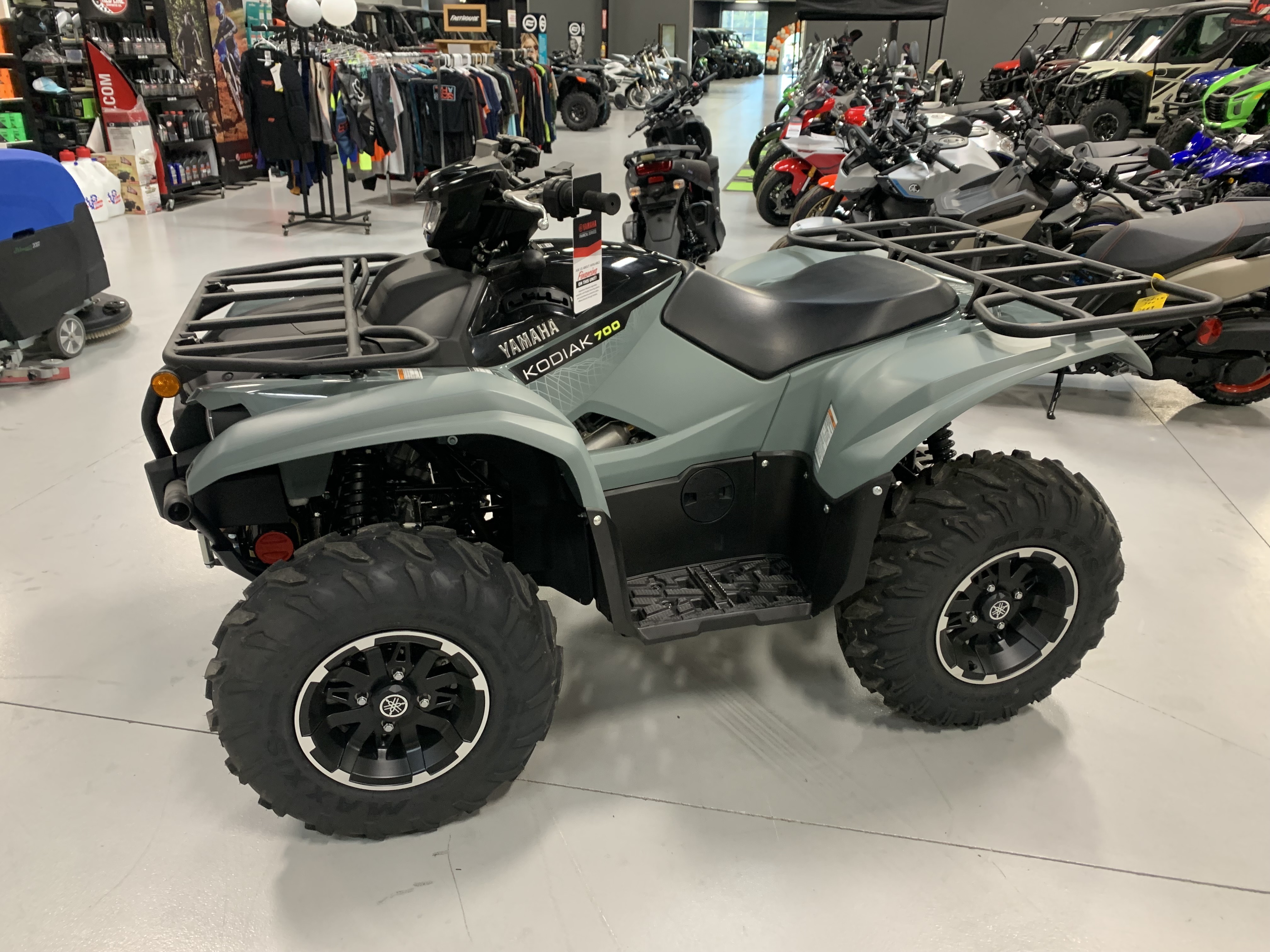 2026 Yamaha Kodiak 700 EPS XT-R in topeka KS