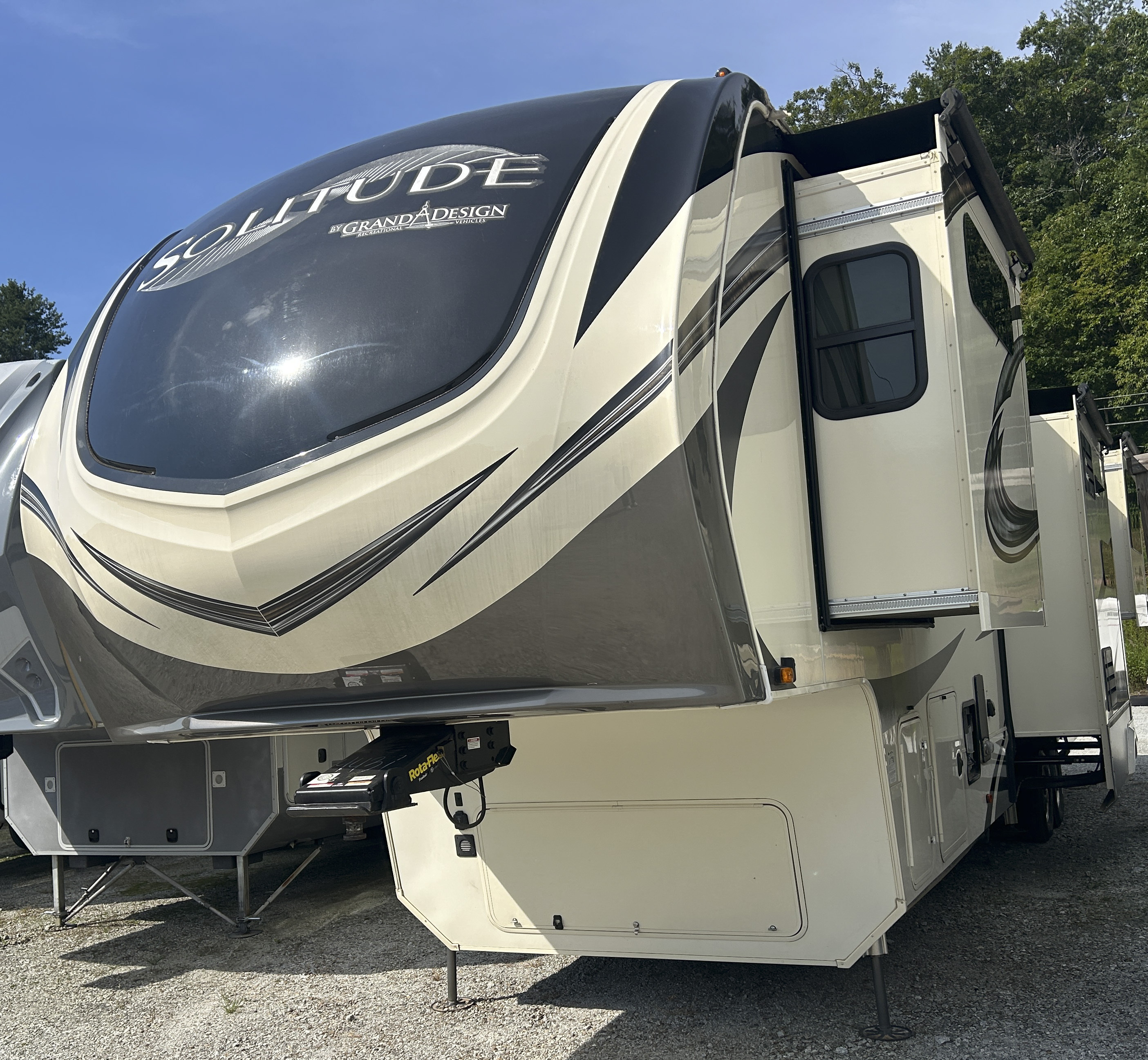 2020 Grand Design SOLITUDE 375RES in otto NC
